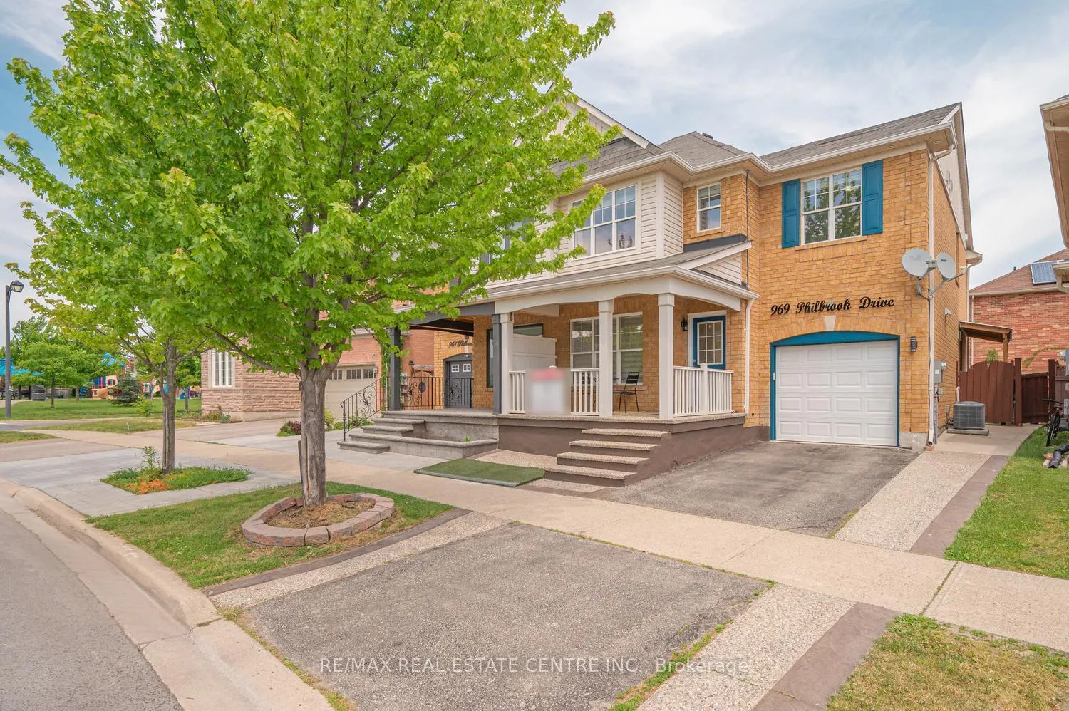 Photo 3 of 969 Philbrook Drive, Milton, Coates — HOMEH