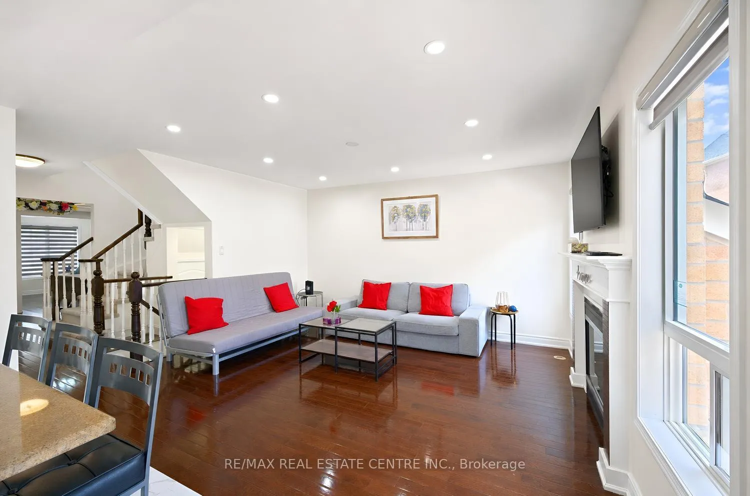 Photo 16 of 969 Philbrook Drive, Milton, Coates — HOMEH