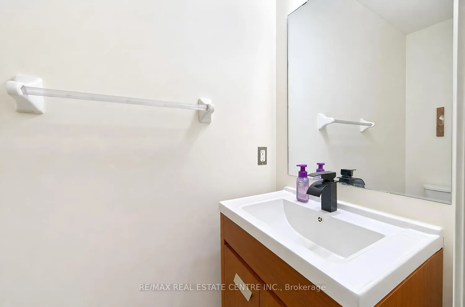 Photo 25 of 969 Philbrook Drive, Milton, Coates — HOMEH
