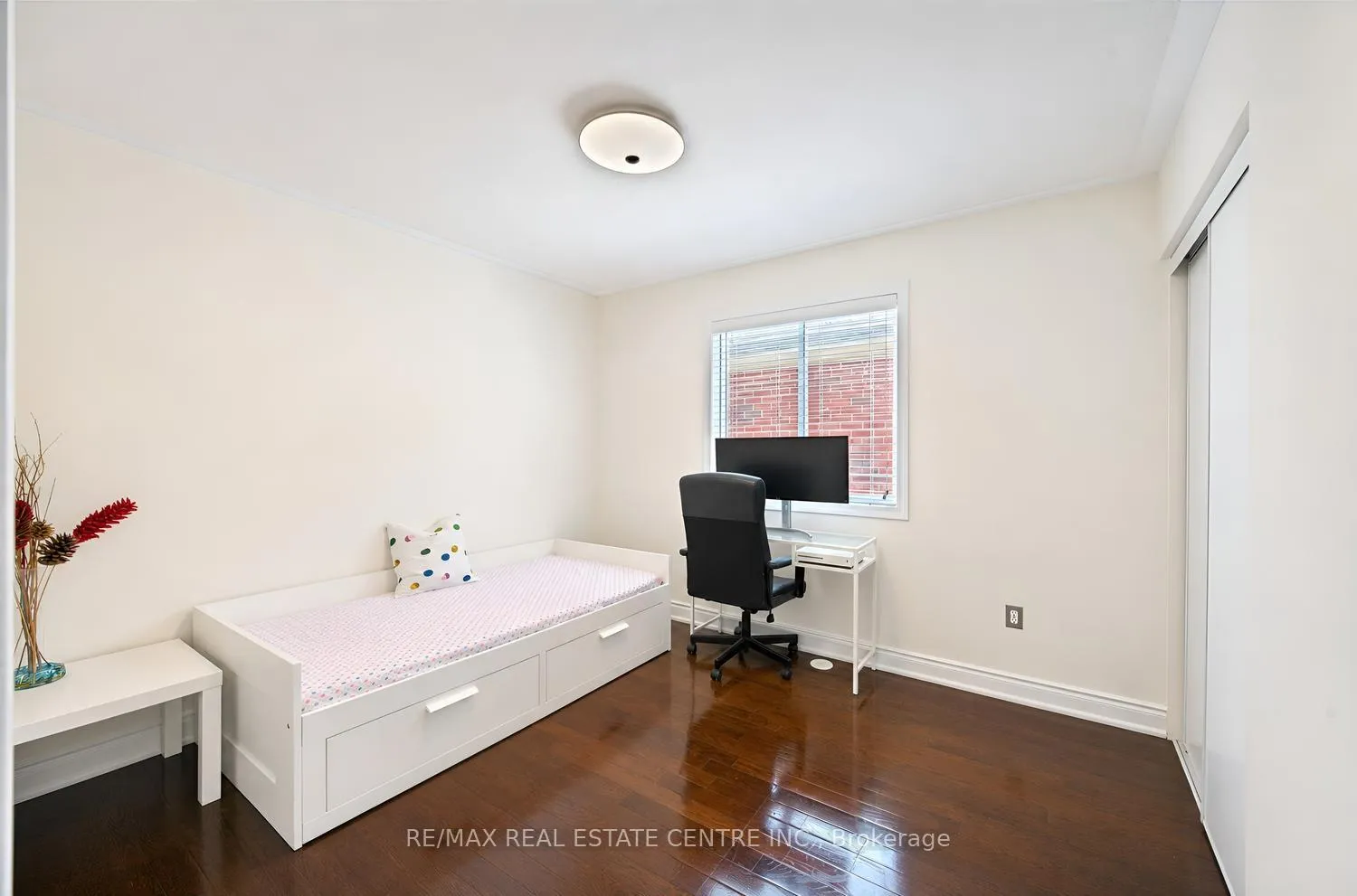Photo 37 of 969 Philbrook Drive, Milton, Coates — HOMEH