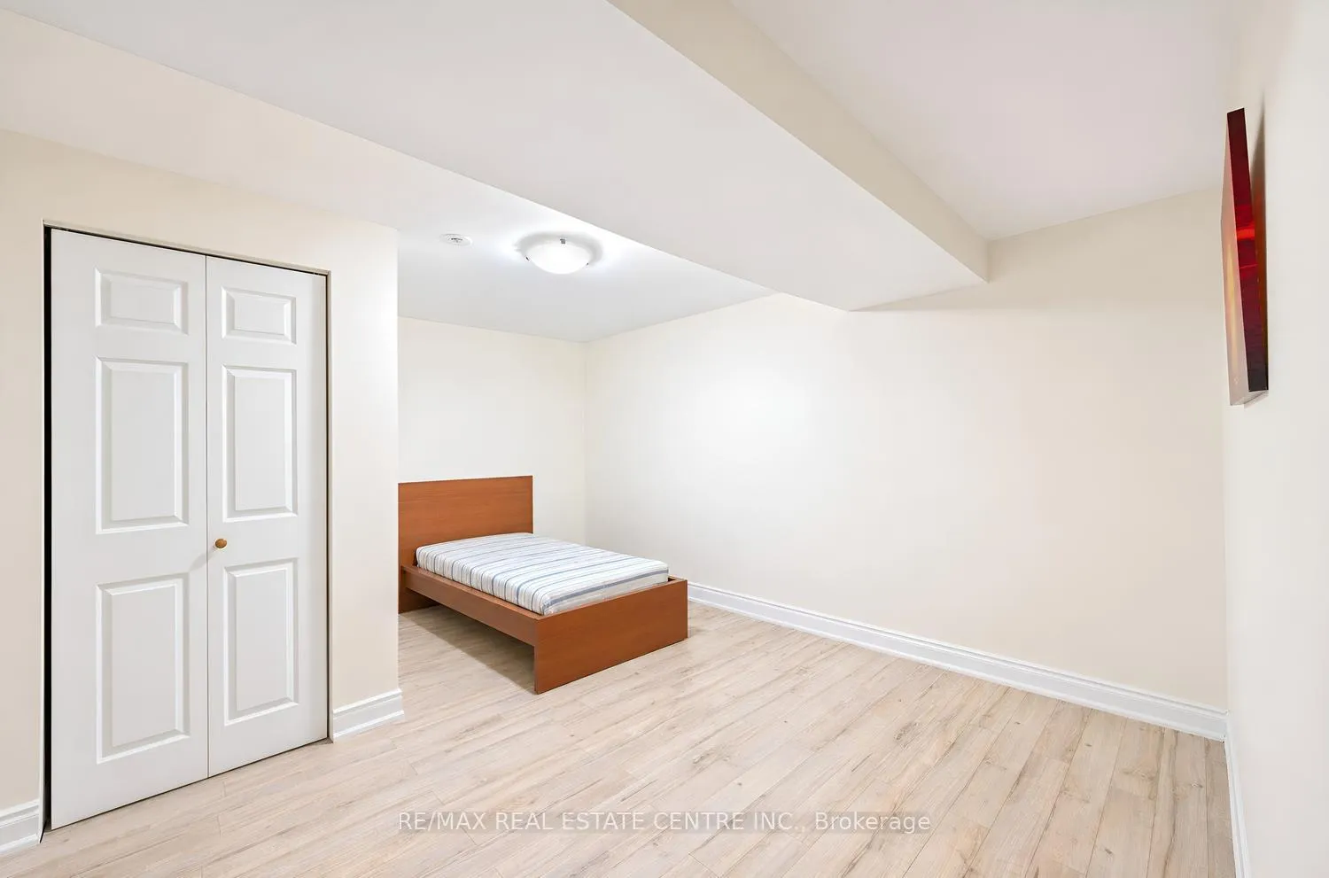Photo 43 of 969 Philbrook Drive, Milton, Coates — HOMEH