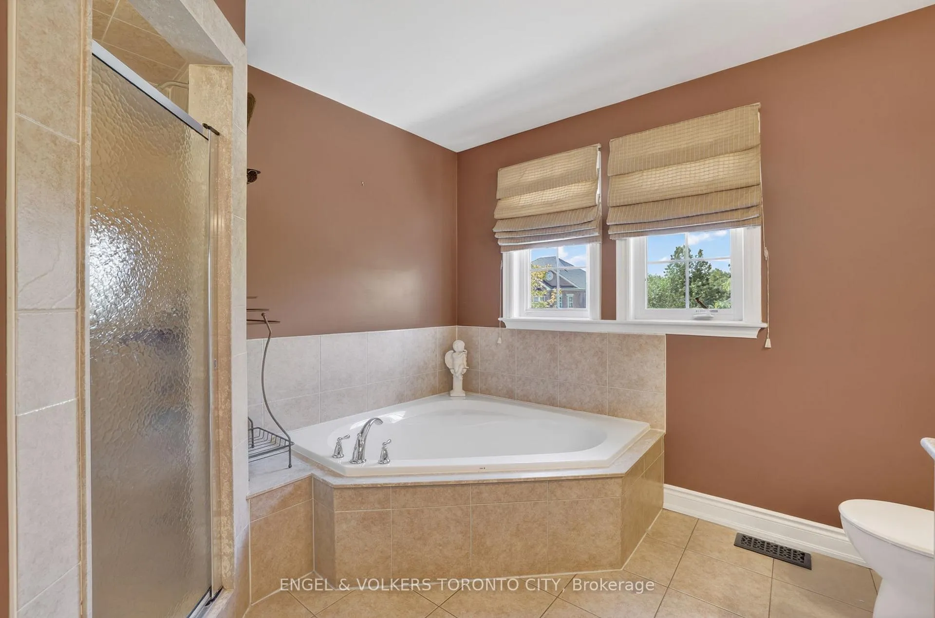 Photo 27 of 8 Duncton Wood Crescent, Aurora, Hills of St Andrew — HOMEH