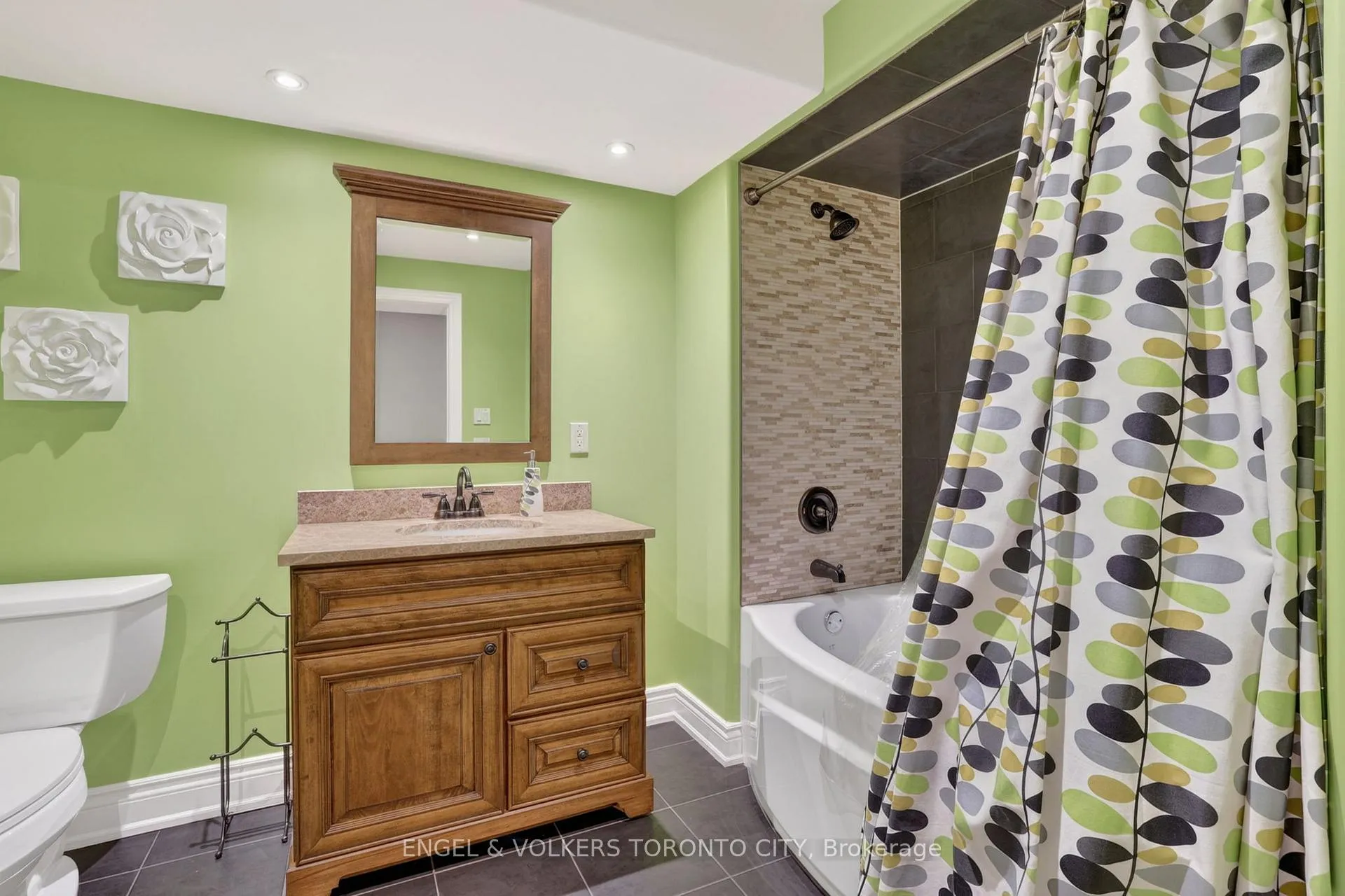 Photo 38 of 8 Duncton Wood Crescent, Aurora, Hills of St Andrew — HOMEH