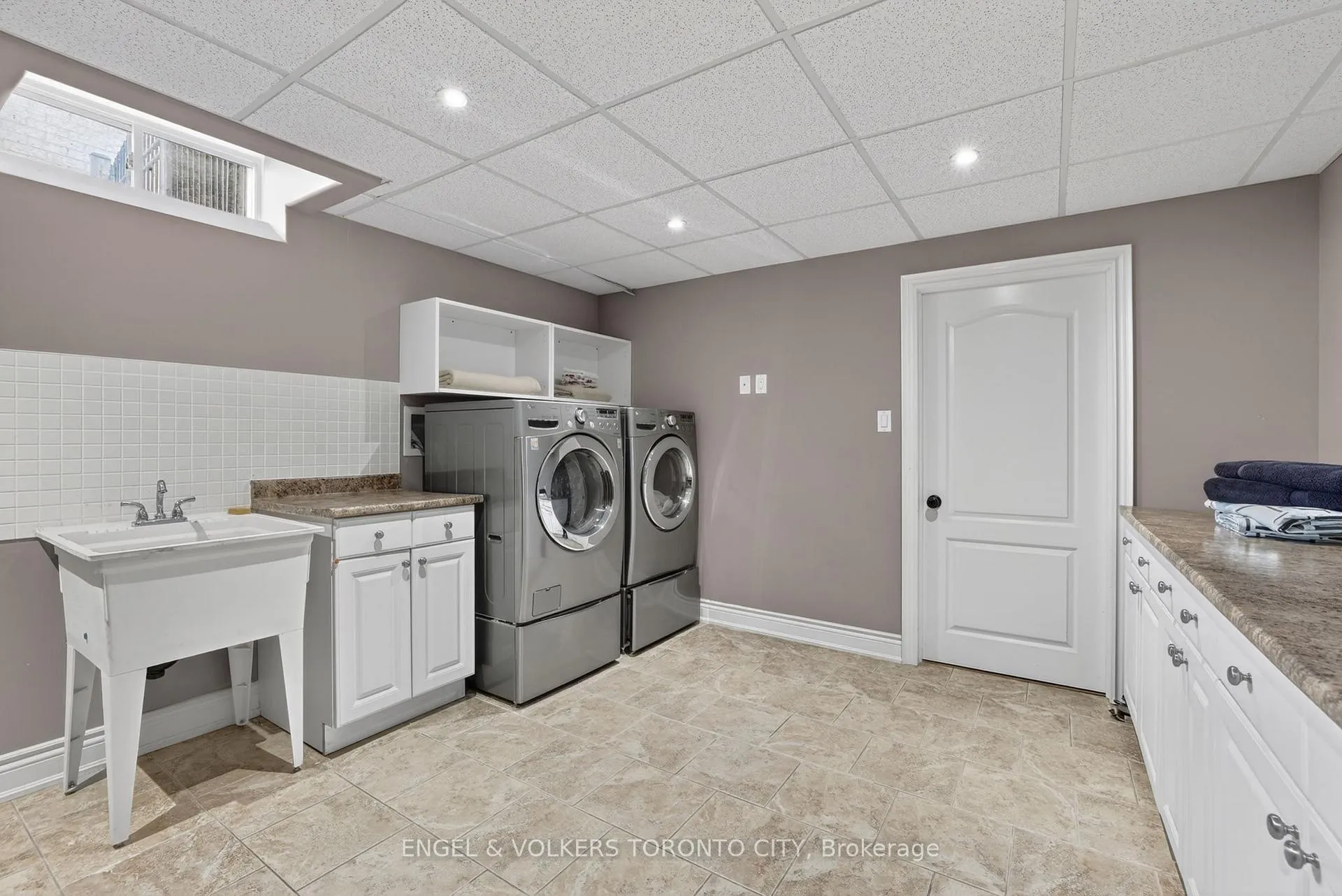 Photo 39 of 8 Duncton Wood Crescent, Aurora, Hills of St Andrew — HOMEH