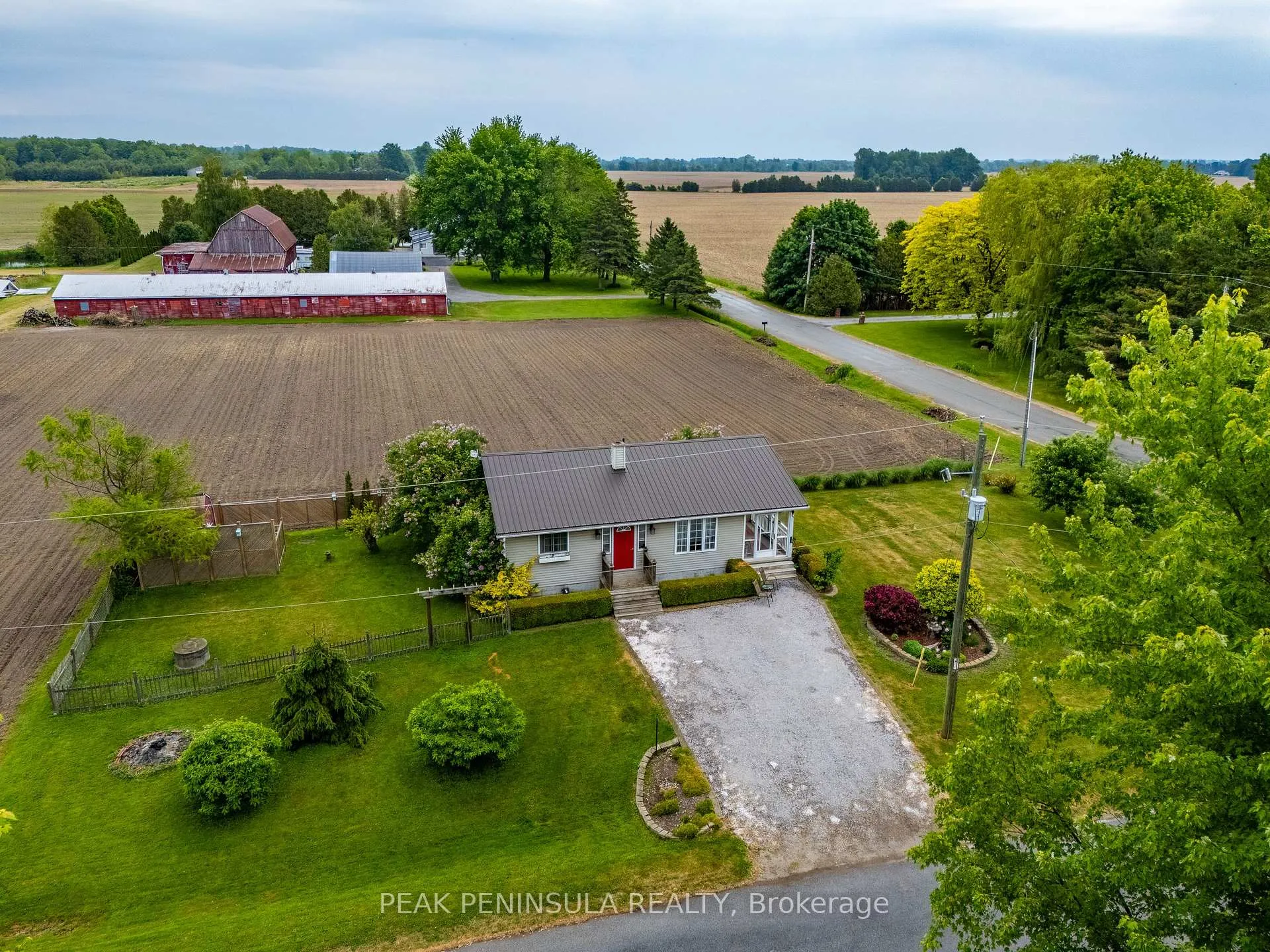 Photo 1 of 122 West Quarter Line Road, Norfolk, Port Rowan — HOMEH