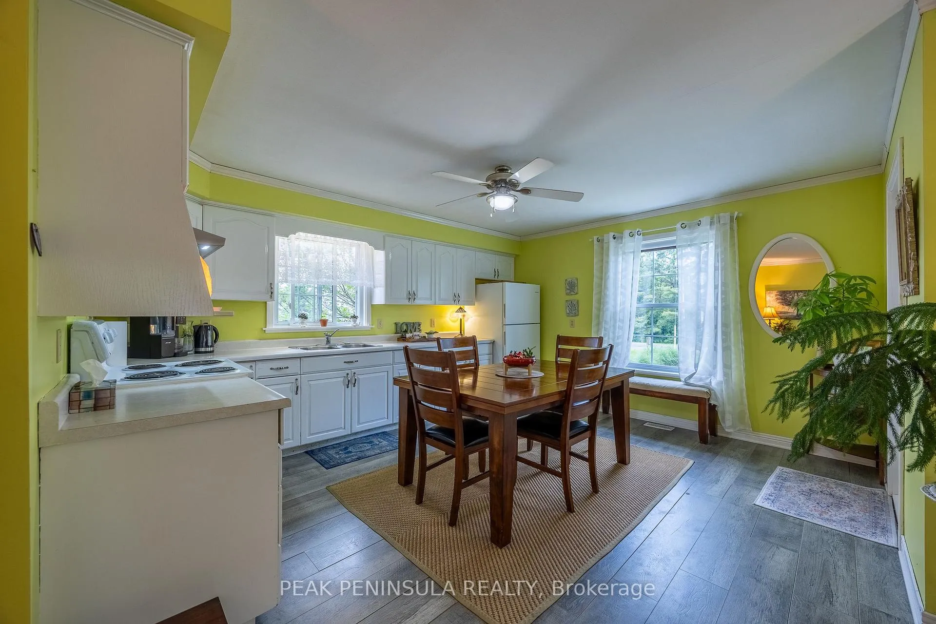 Photo 4 of 122 West Quarter Line Road, Norfolk, Port Rowan — HOMEH