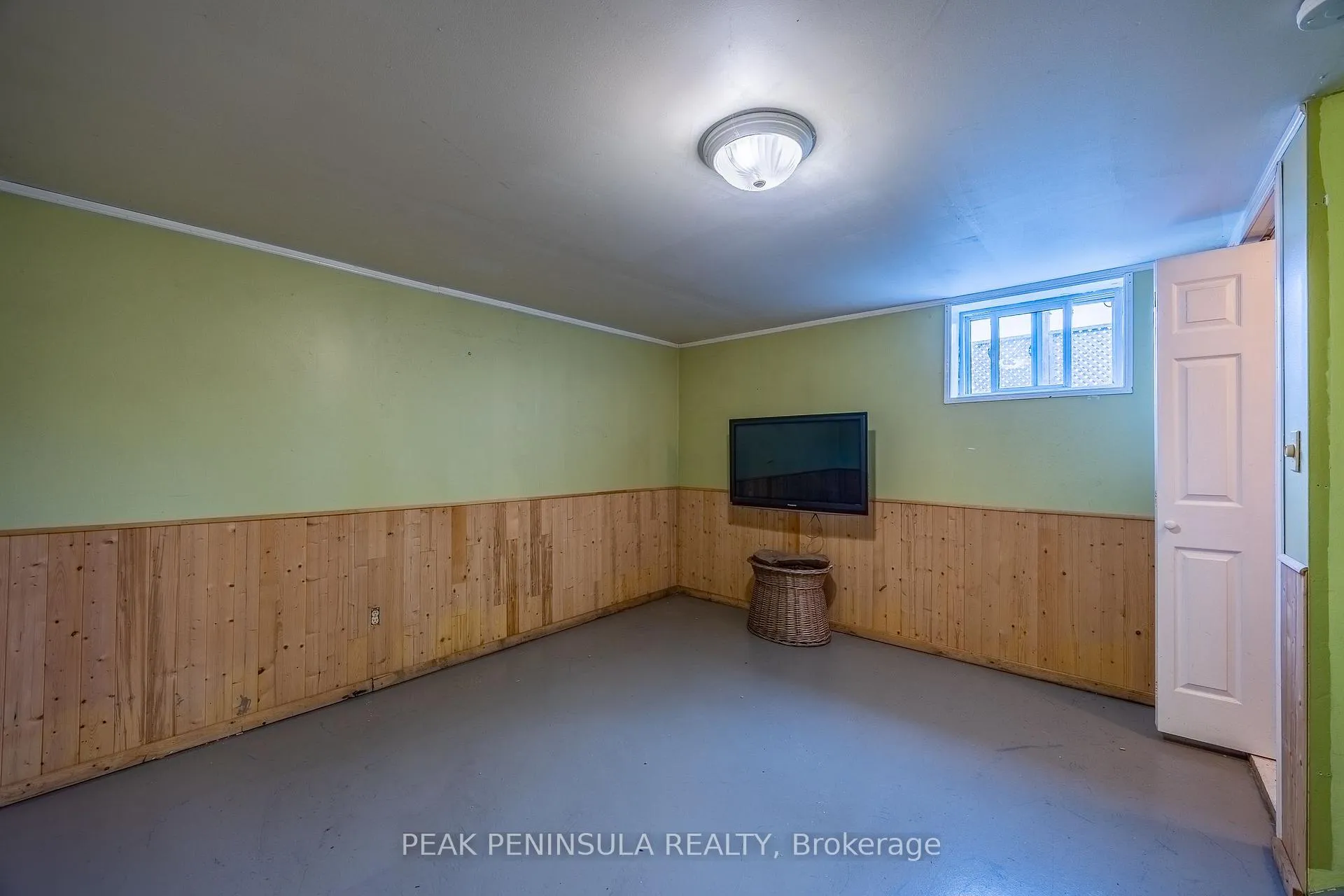 Photo 16 of 122 West Quarter Line Road, Norfolk, Port Rowan — HOMEH