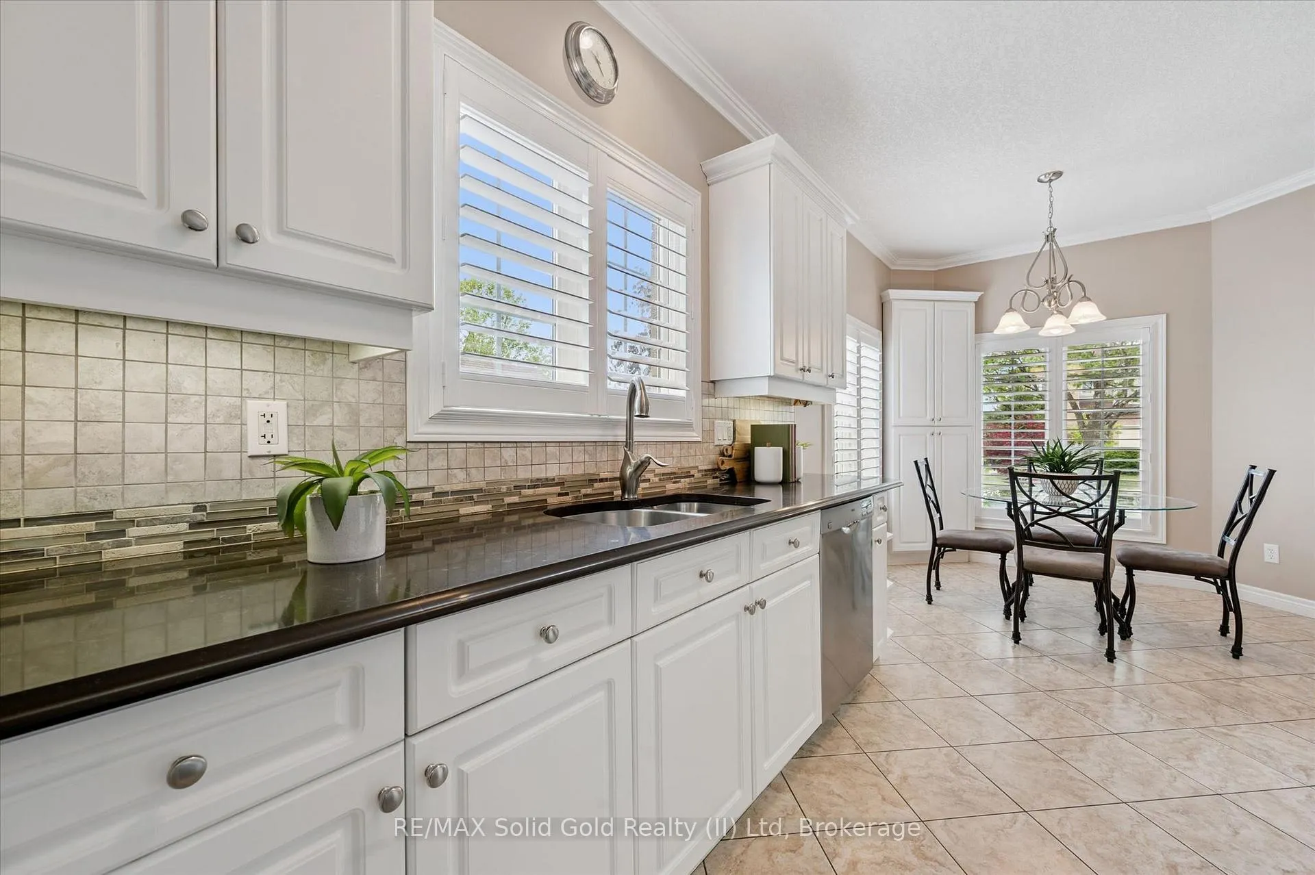 Photo 14 of 819 Creekside Drive, Waterloo — HOMEH