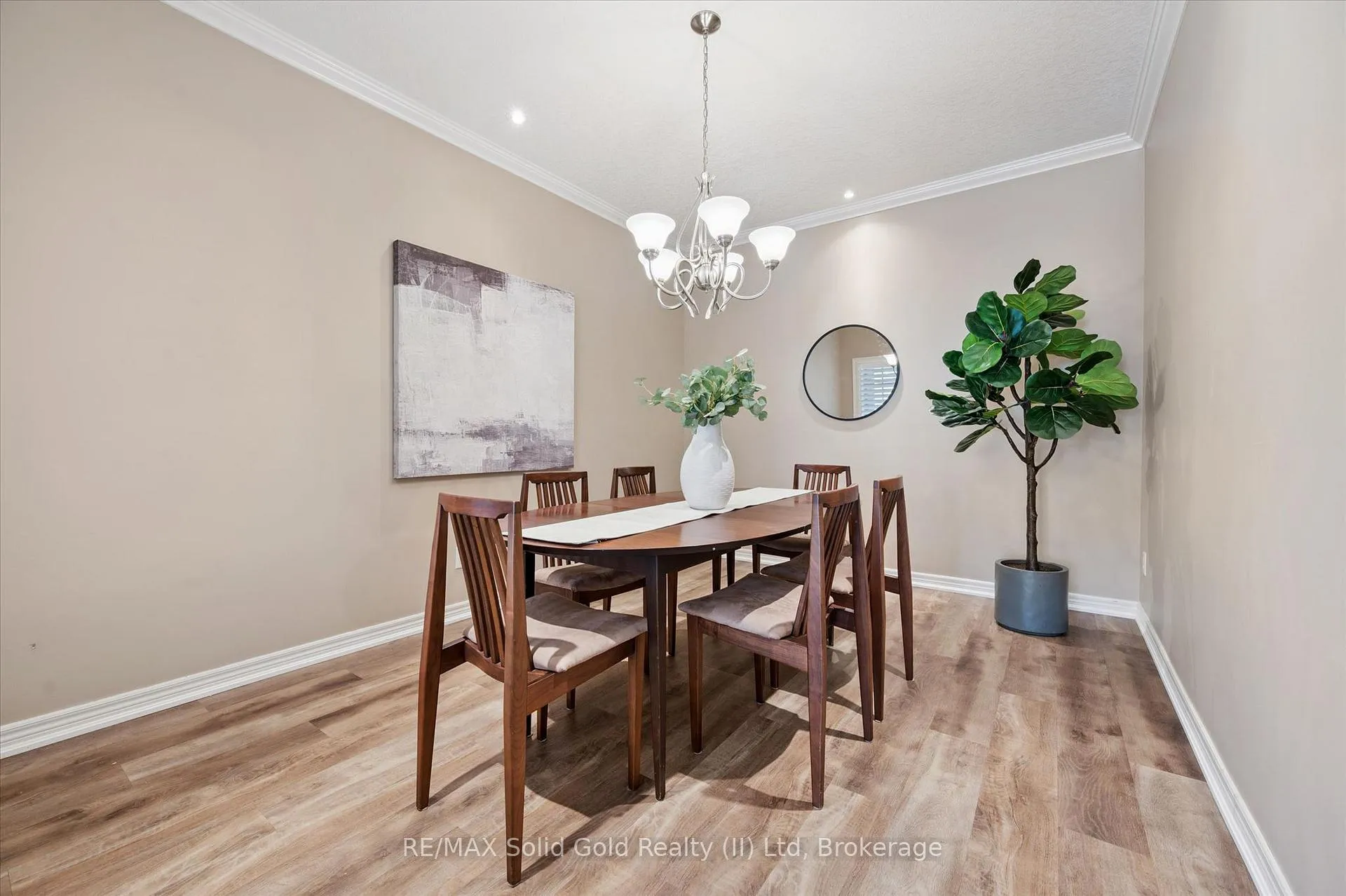 Photo 15 of 819 Creekside Drive, Waterloo — HOMEH
