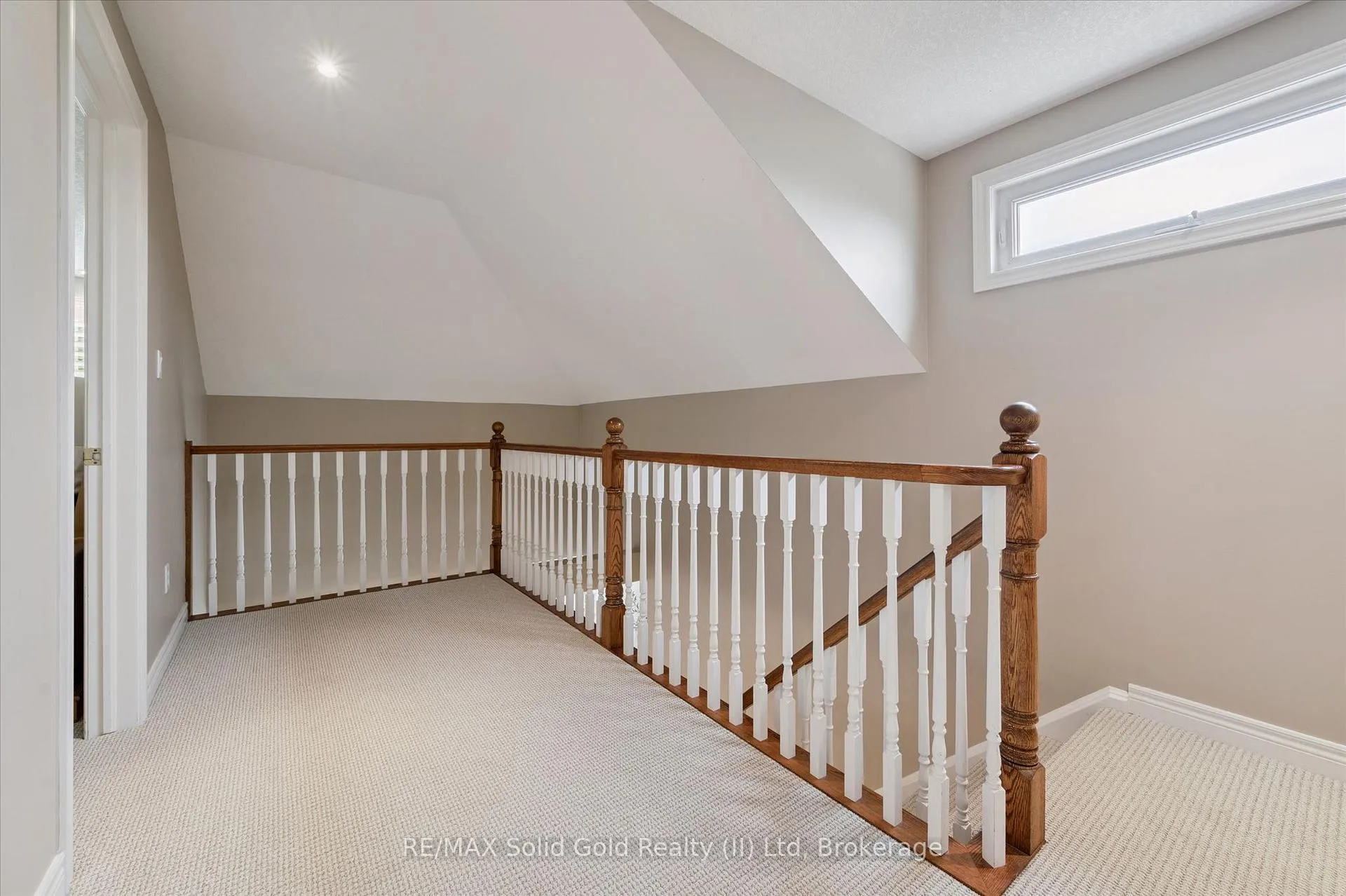 Photo 21 of 819 Creekside Drive, Waterloo — HOMEH