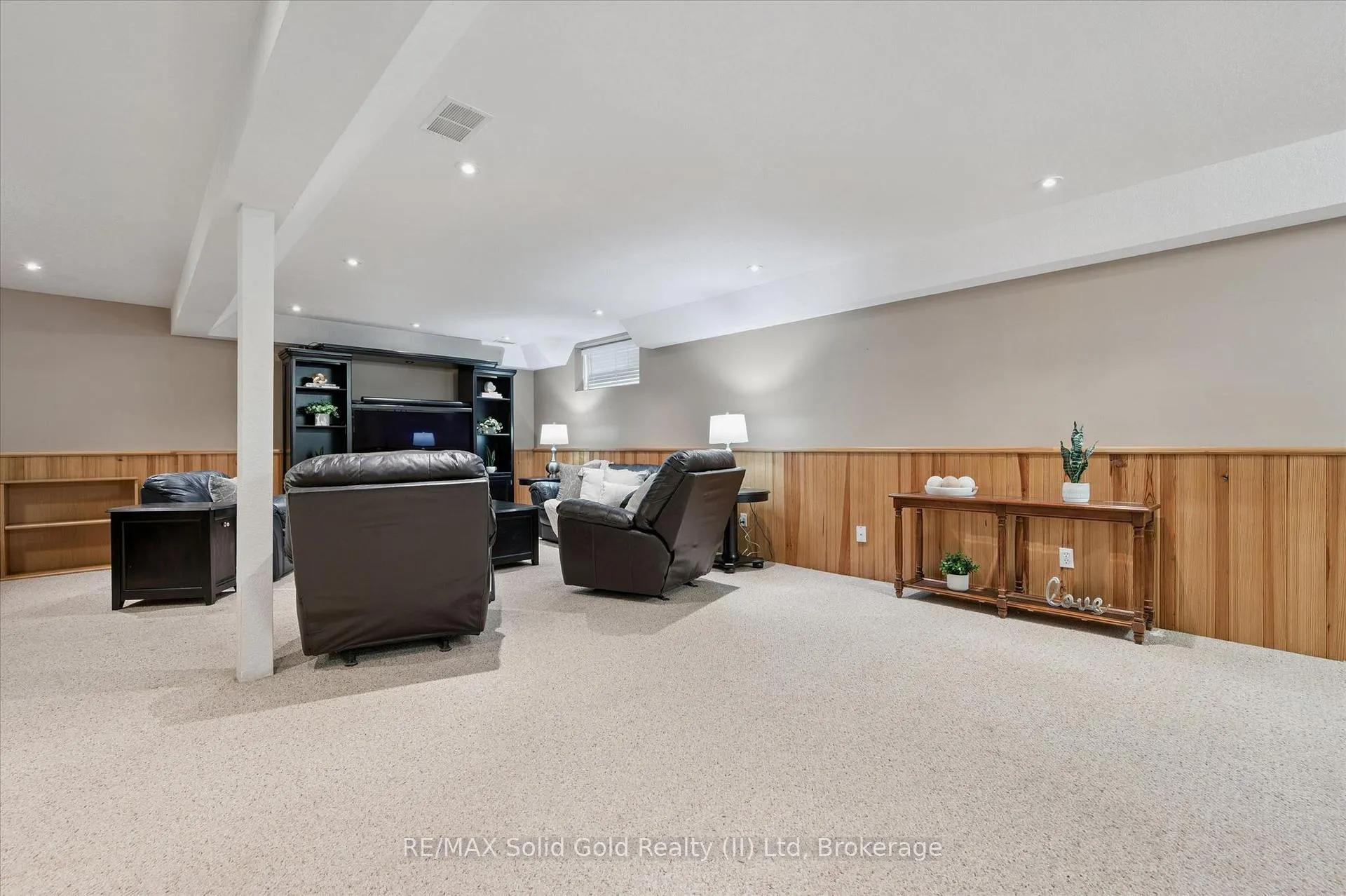 Photo 25 of 819 Creekside Drive, Waterloo — HOMEH