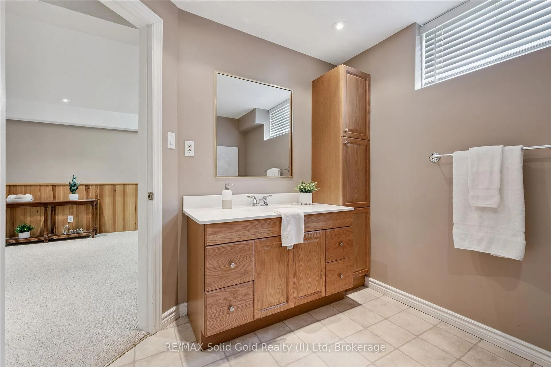 Photo 31 of 819 Creekside Drive, Waterloo — HOMEH