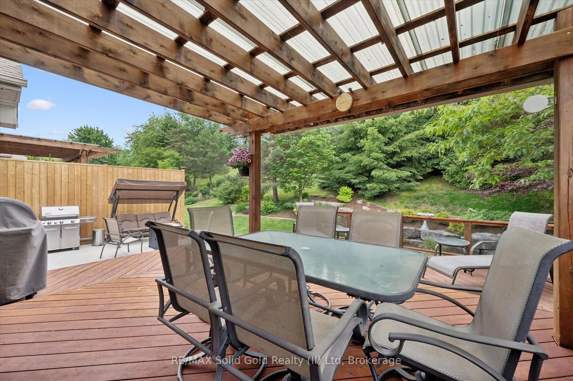 Photo 33 of 819 Creekside Drive, Waterloo — HOMEH
