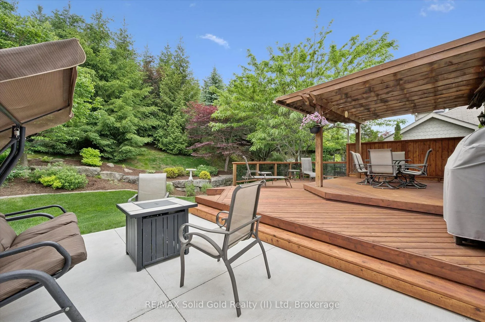 Photo 34 of 819 Creekside Drive, Waterloo — HOMEH