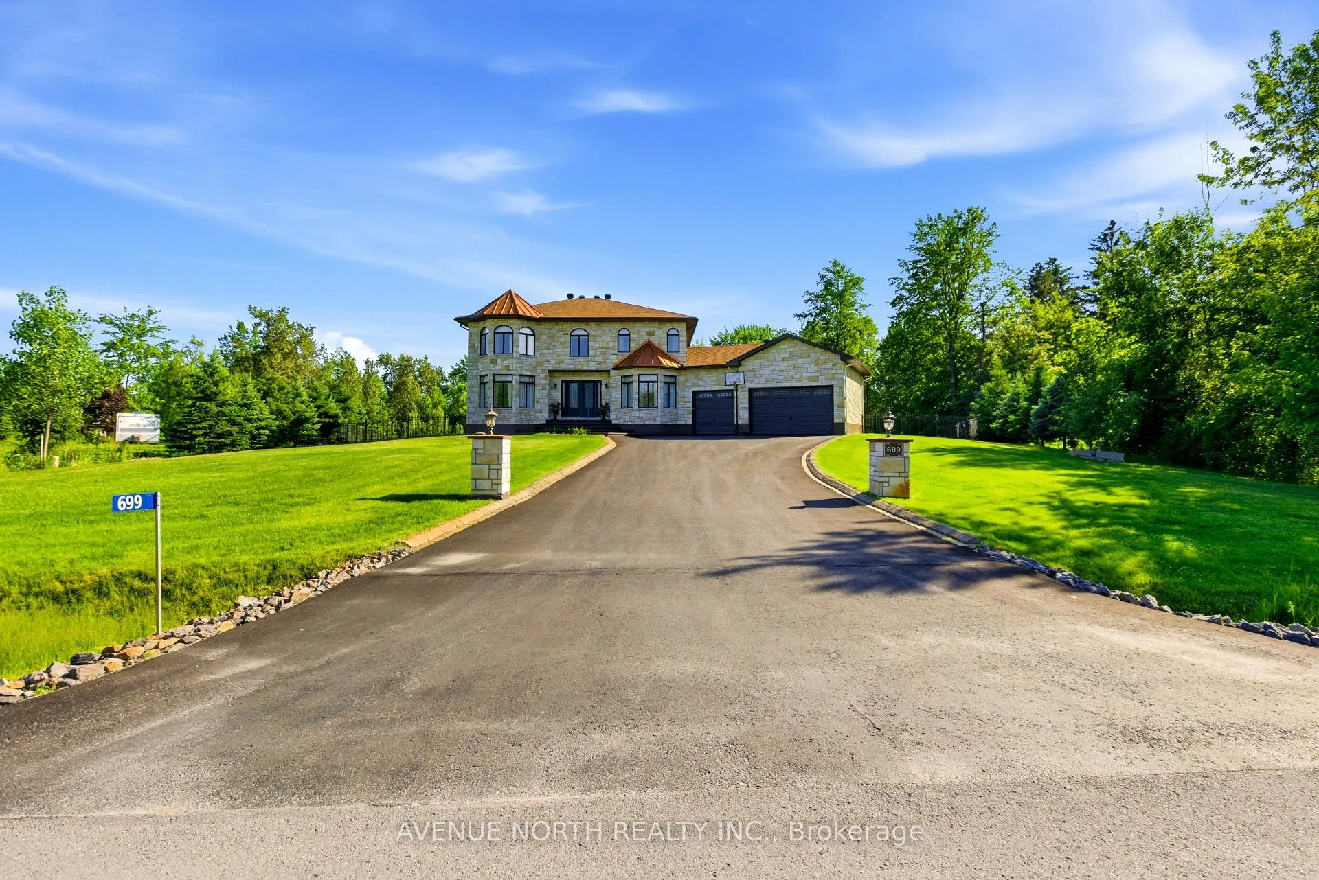 Photo 2 of 699 Ballycastle Crescent, Ottawa, Riverside South — HOMEH