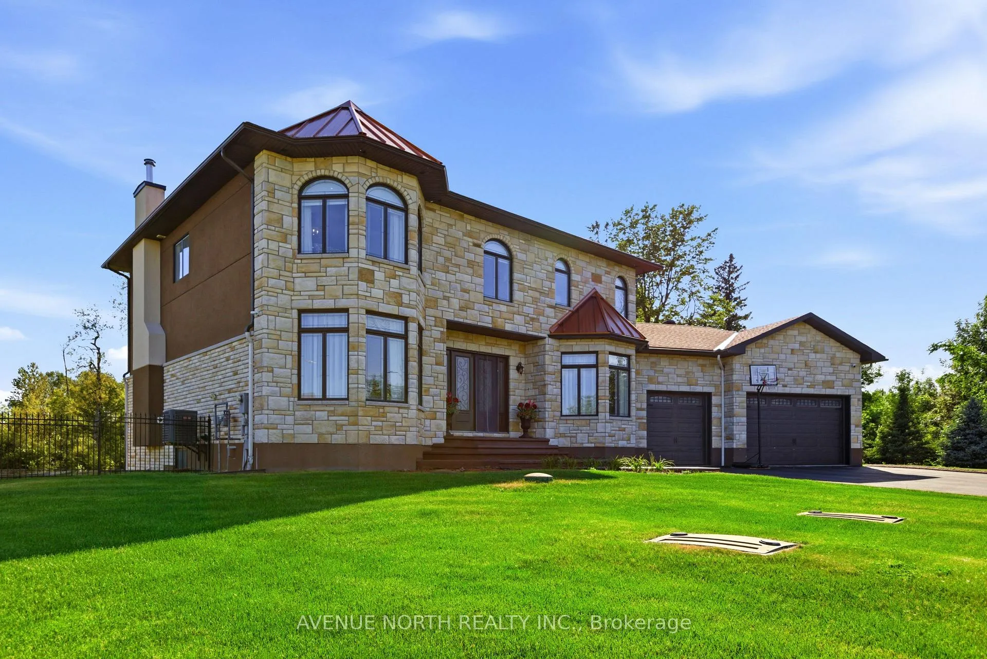Photo 4 of 699 Ballycastle Crescent, Ottawa, Riverside South — HOMEH