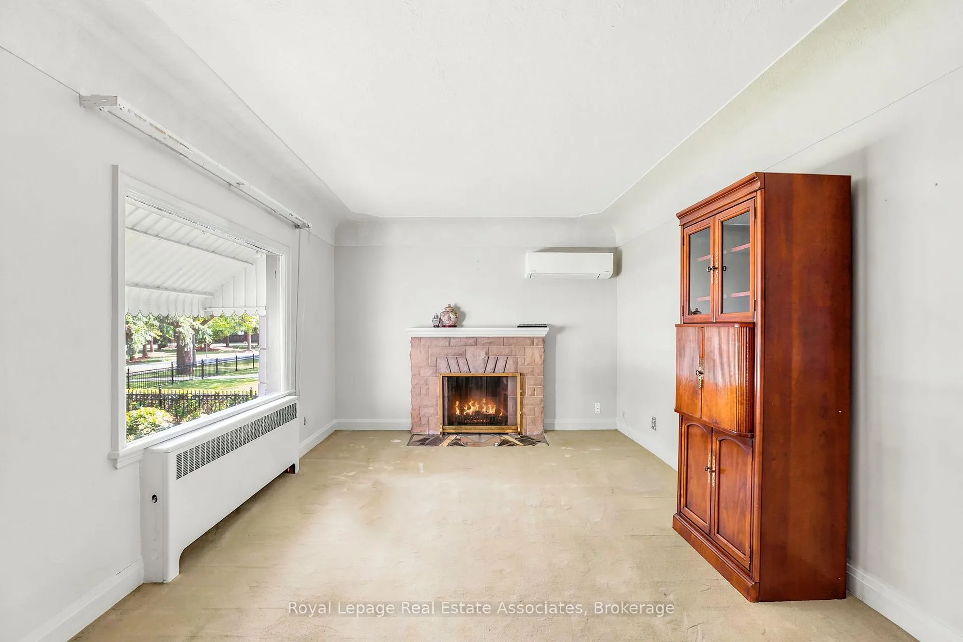 Photo 6 of 12 Parkview Row, Hamilton, Dundas — HOMEH