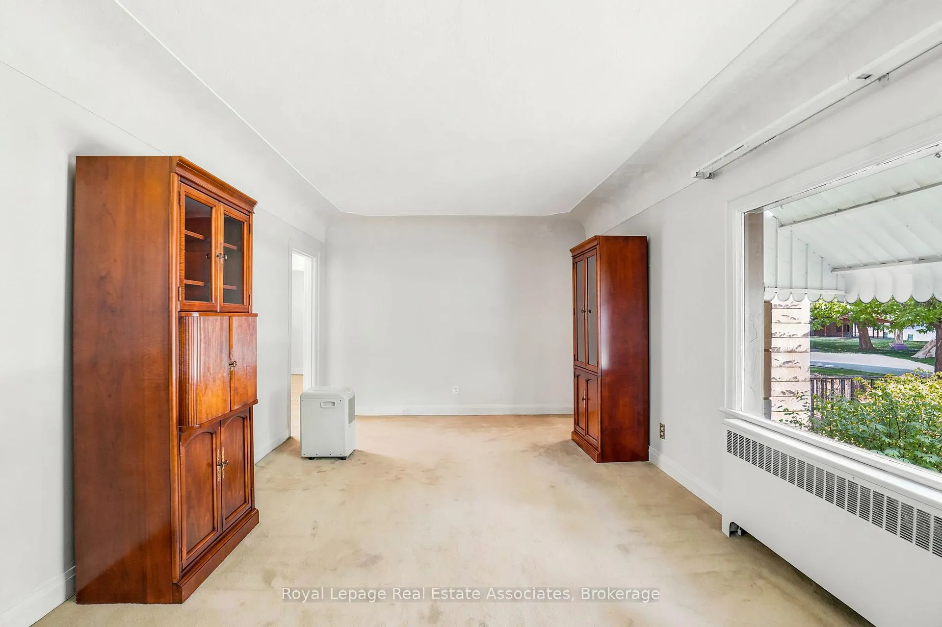 Photo 7 of 12 Parkview Row, Hamilton, Dundas — HOMEH