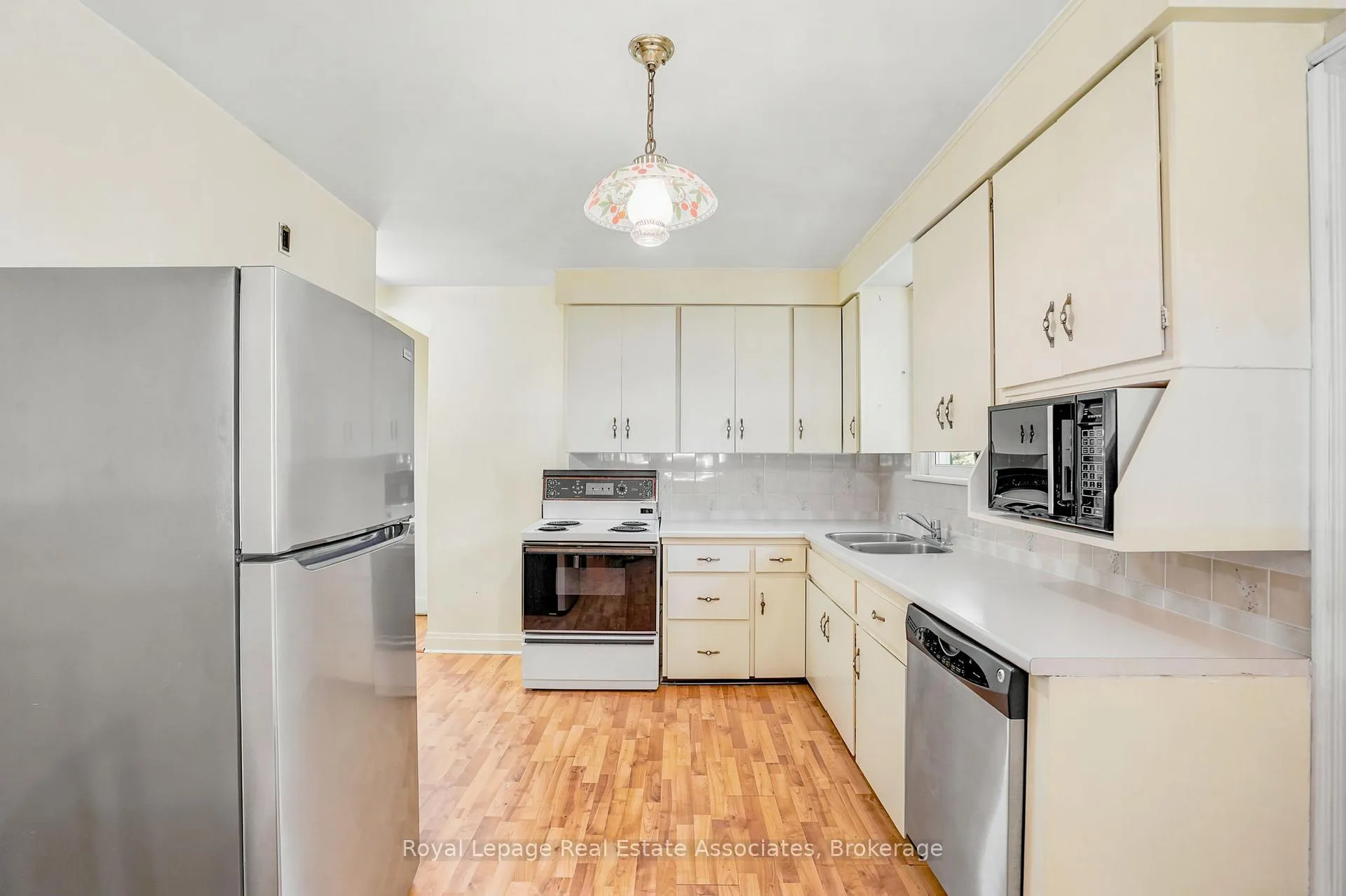 Photo 11 of 12 Parkview Row, Hamilton, Dundas — HOMEH