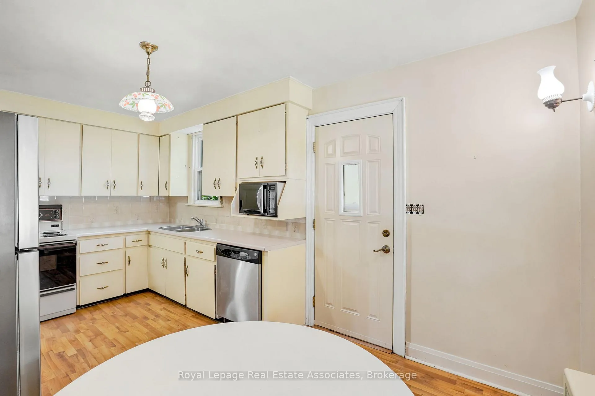 Photo 12 of 12 Parkview Row, Hamilton, Dundas — HOMEH