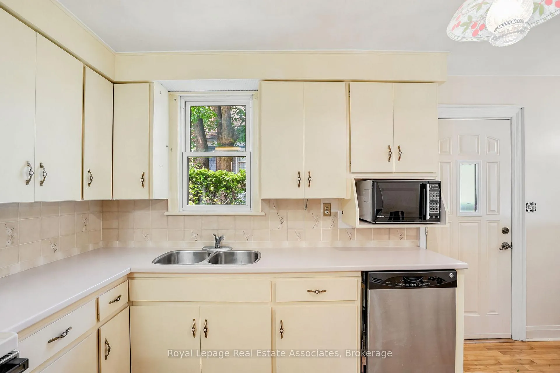 Photo 14 of 12 Parkview Row, Hamilton, Dundas — HOMEH