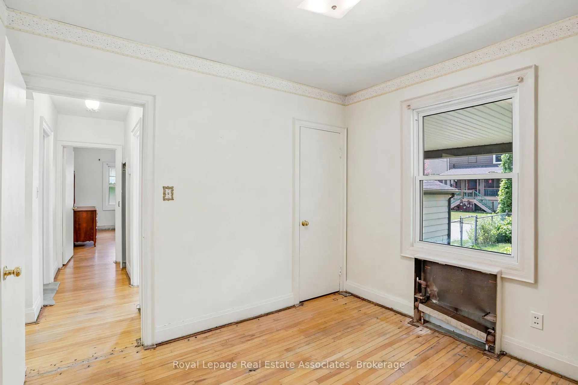 Photo 16 of 12 Parkview Row, Hamilton, Dundas — HOMEH