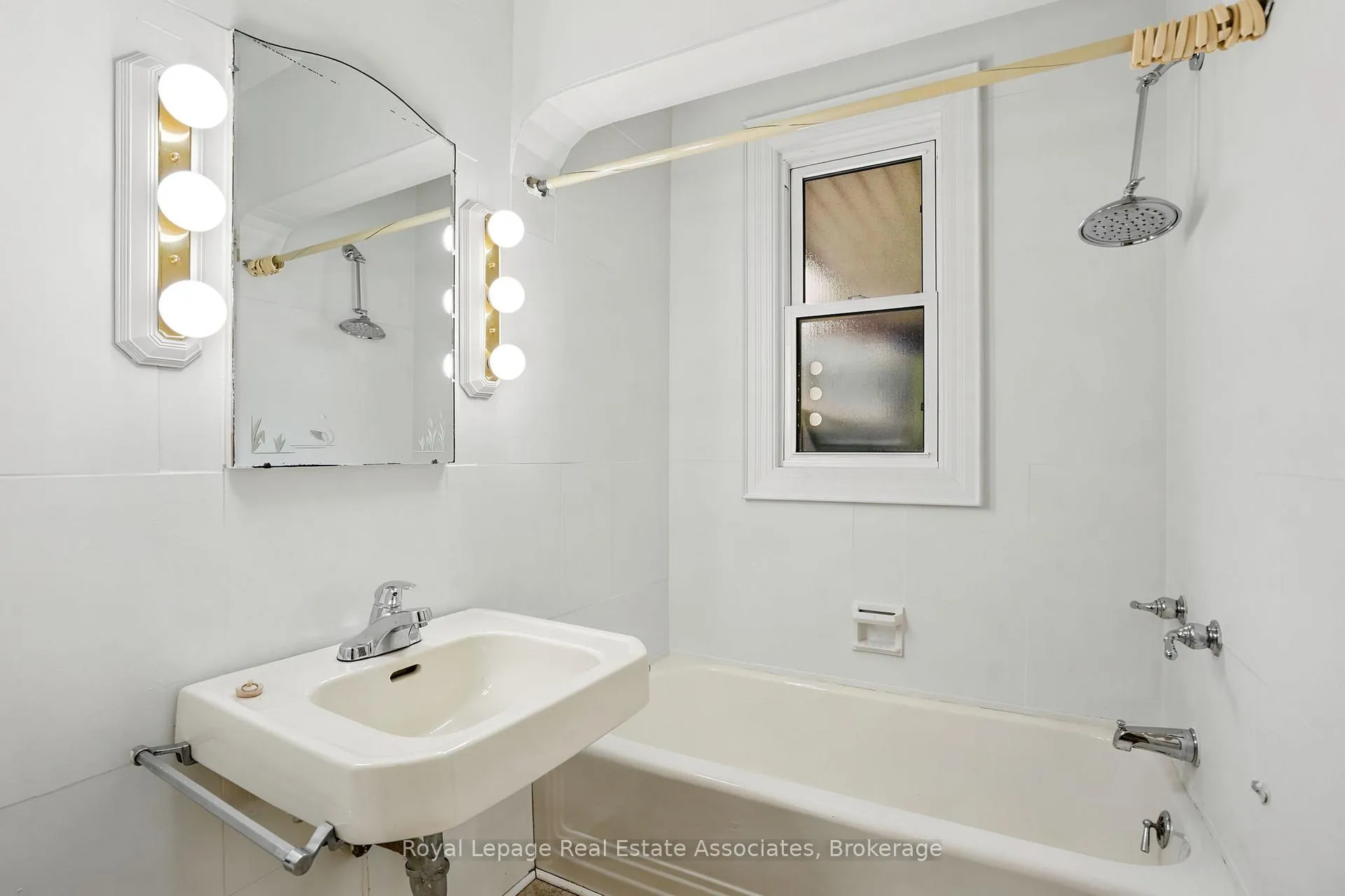 Photo 17 of 12 Parkview Row, Hamilton, Dundas — HOMEH