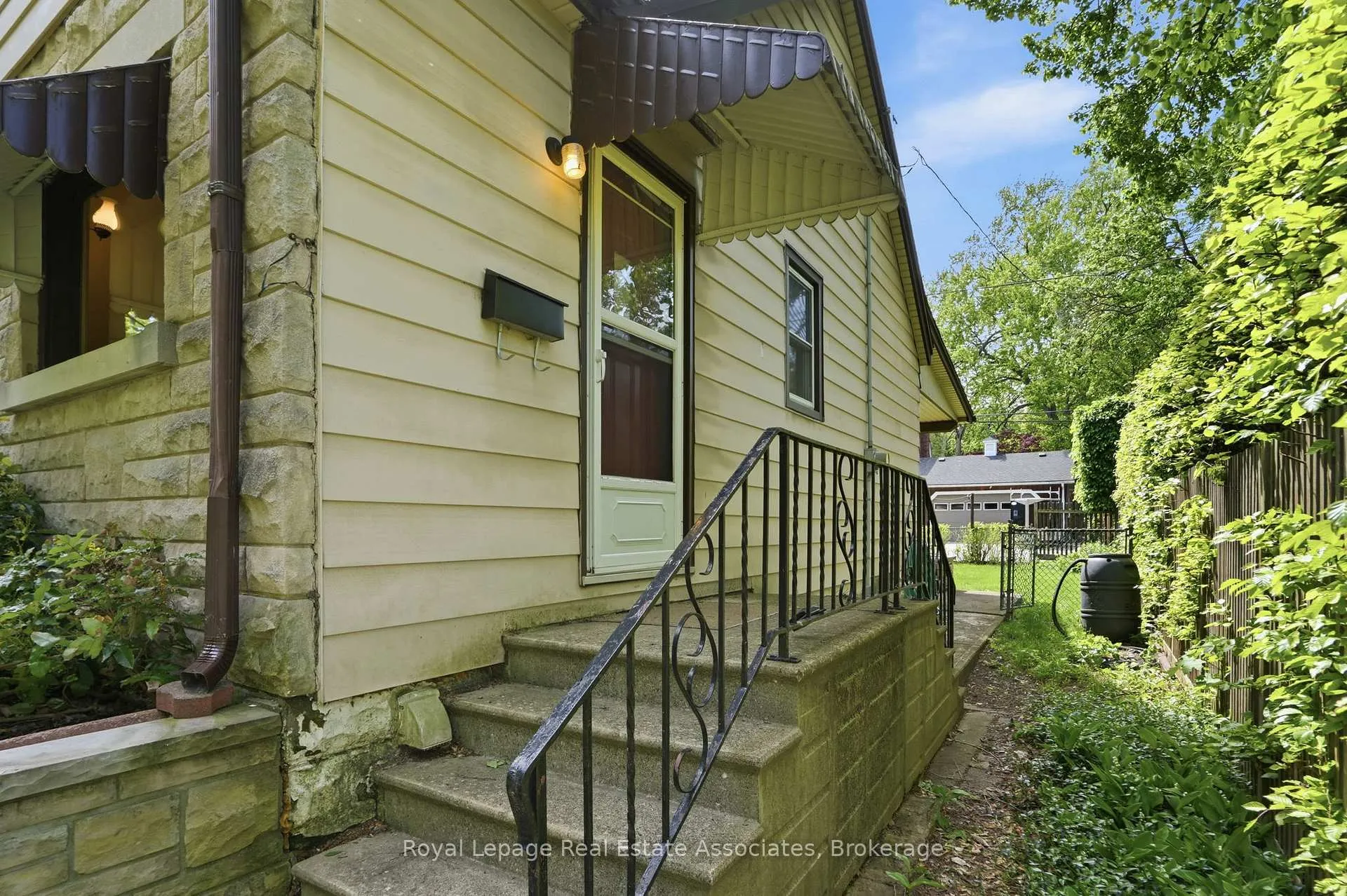Photo 32 of 12 Parkview Row, Hamilton, Dundas — HOMEH