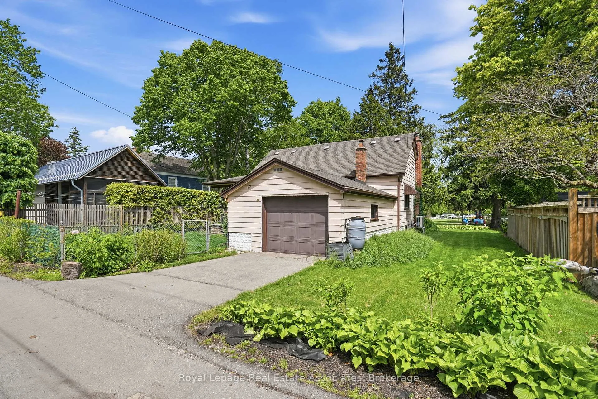 Photo 35 of 12 Parkview Row, Hamilton, Dundas — HOMEH