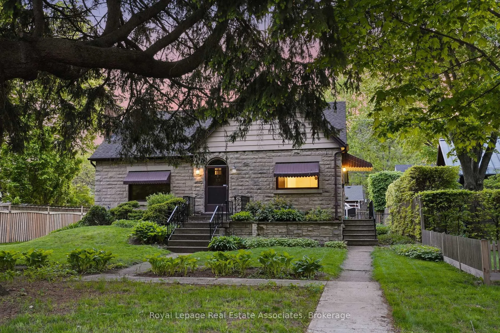 Photo 43 of 12 Parkview Row, Hamilton, Dundas — HOMEH