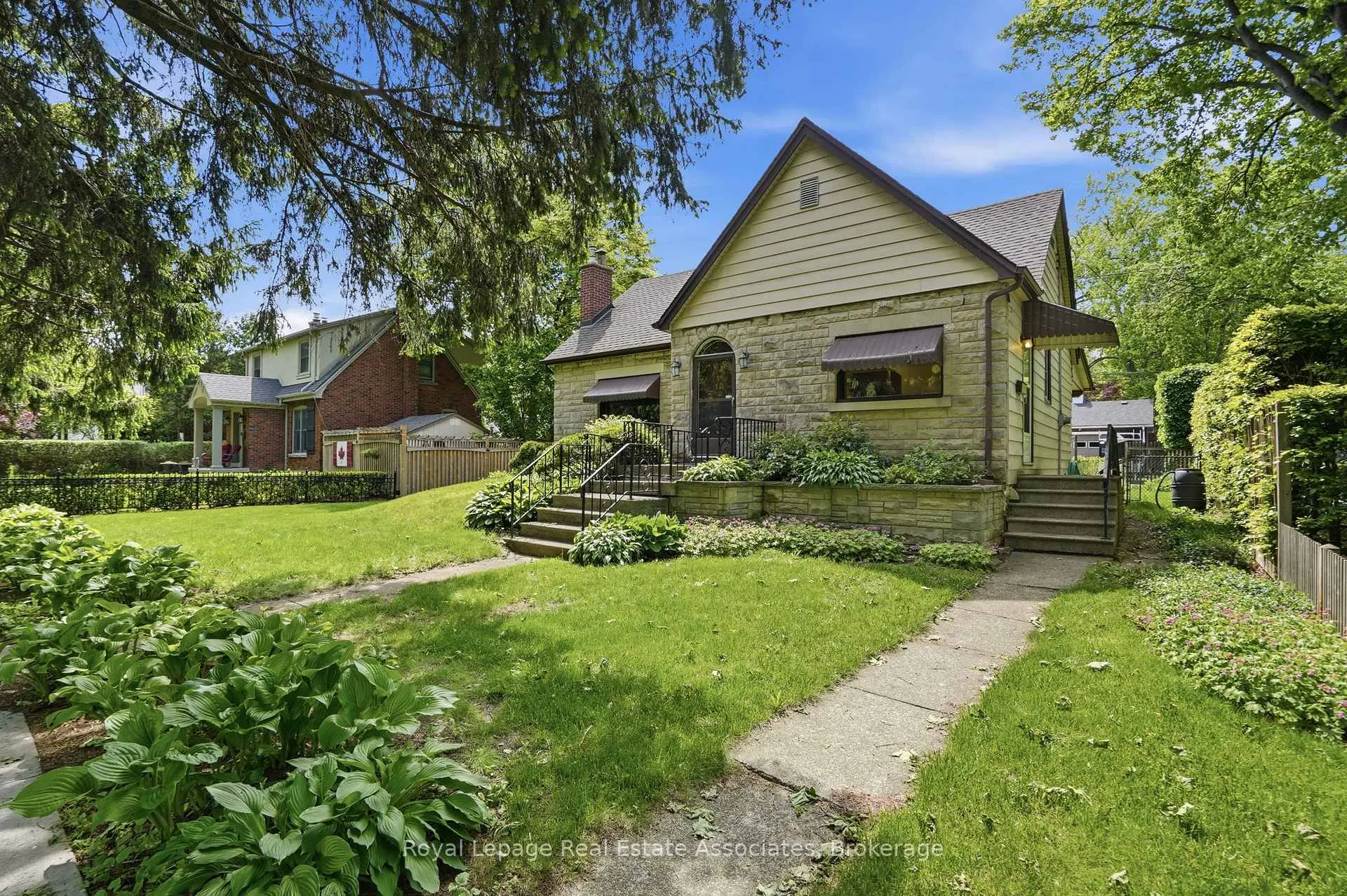 Photo 45 of 12 Parkview Row, Hamilton, Dundas — HOMEH