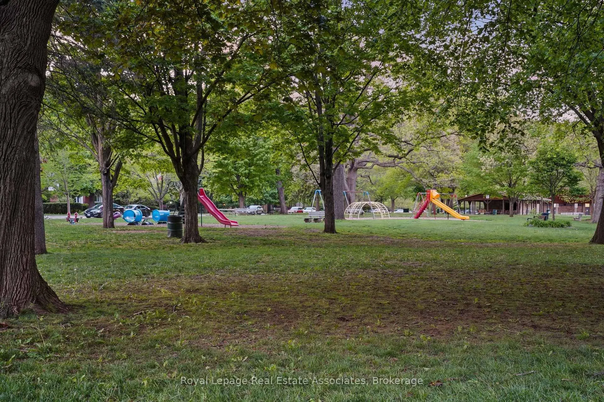 Photo 47 of 12 Parkview Row, Hamilton, Dundas — HOMEH