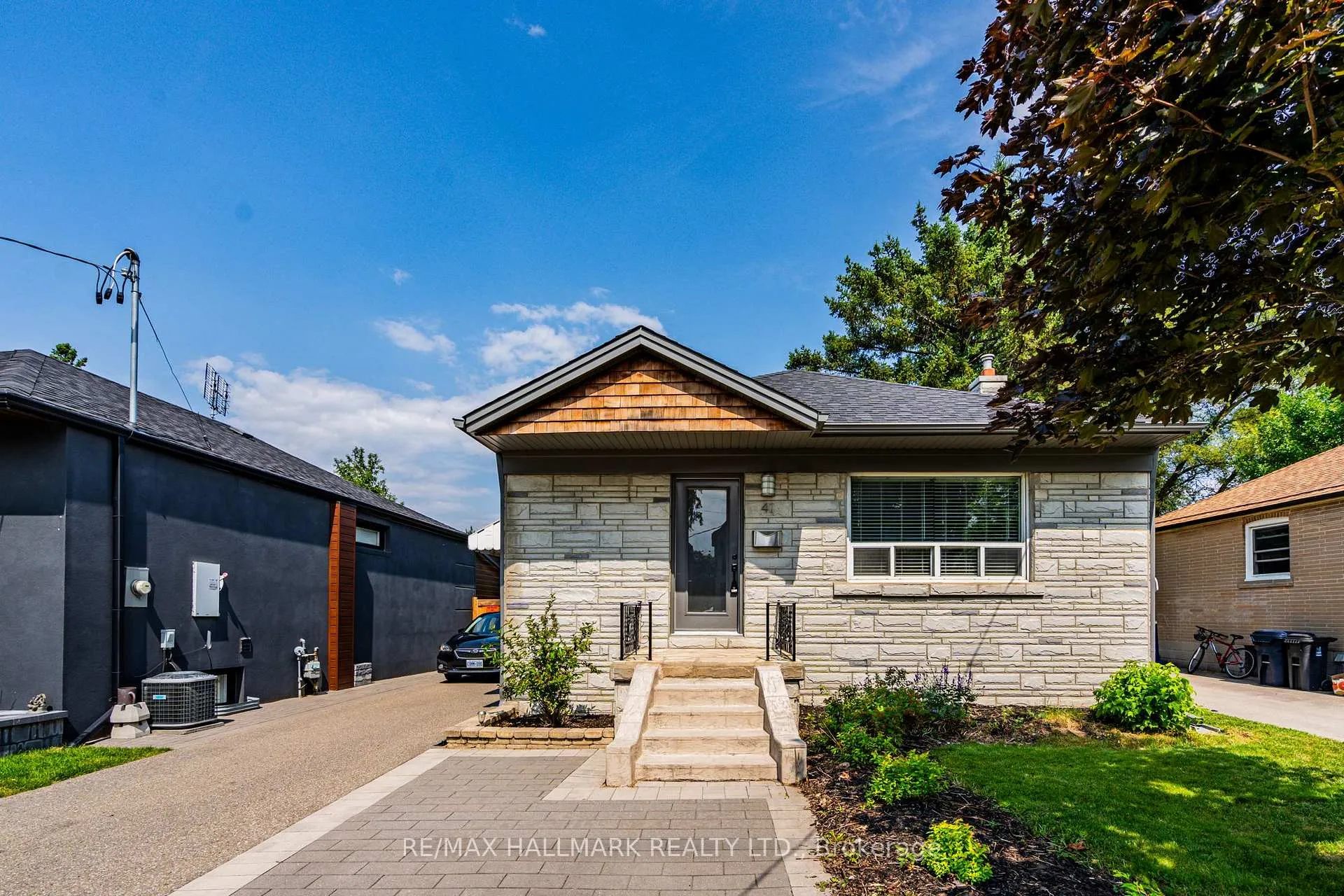 Photo 1 of Unit Lower, 41 Treeview Drive, Etobicoke, Alderwood — HOMEH