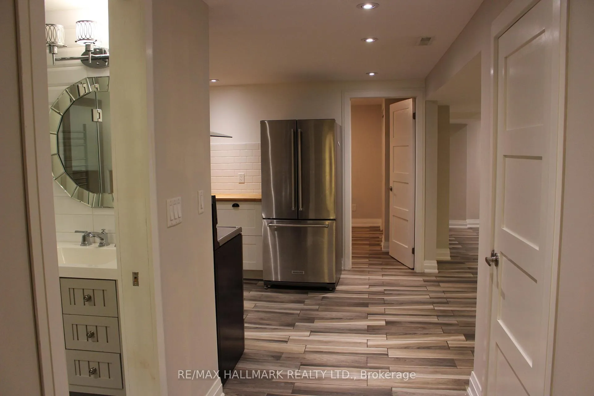 Photo 5 of Unit Lower, 41 Treeview Drive, Etobicoke, Alderwood — HOMEH