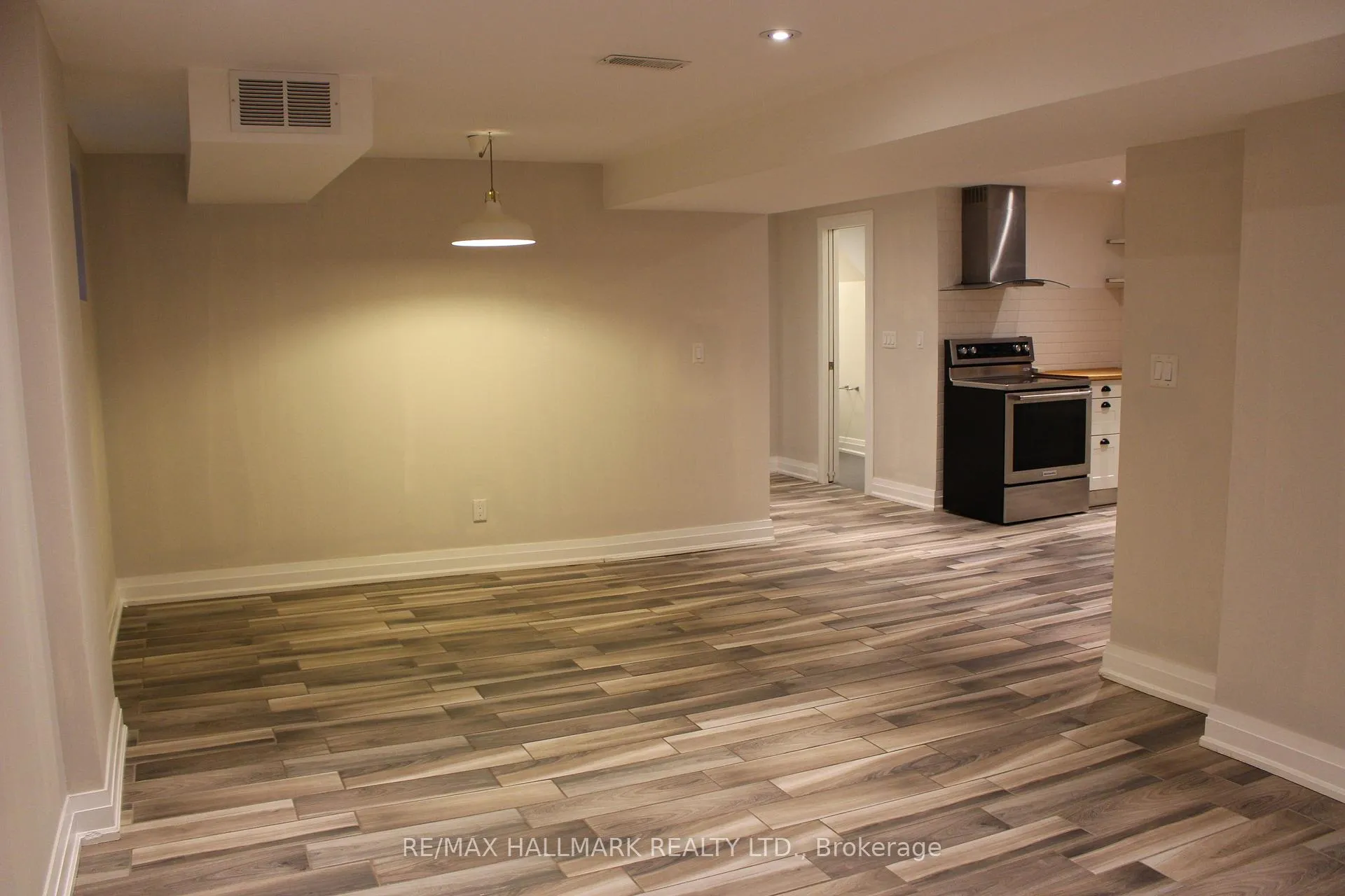 Photo 12 of Unit Lower, 41 Treeview Drive, Etobicoke, Alderwood — HOMEH