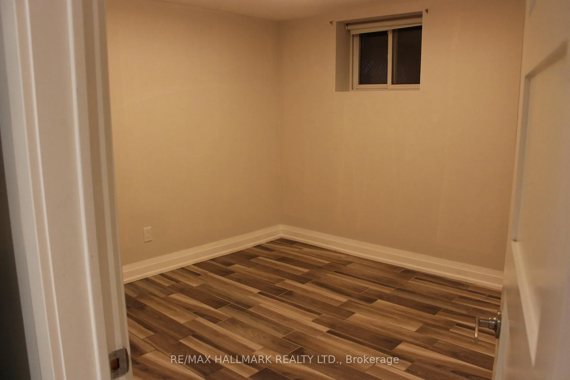 Photo 13 of Unit Lower, 41 Treeview Drive, Etobicoke, Alderwood — HOMEH