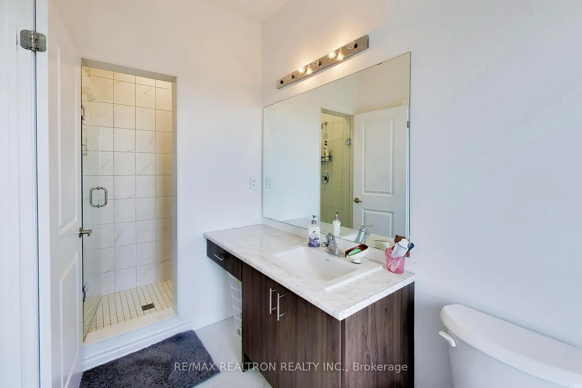 Photo 24 of 11 Inverary Crescent, Vaughan, Elder Mills — HOMEH