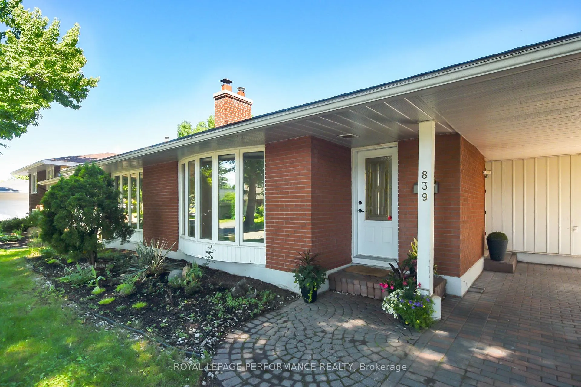Photo 2 of 839 Nicholson Avenue, Ottawa, Mooneys Bay/Riverside Park — HOMEH