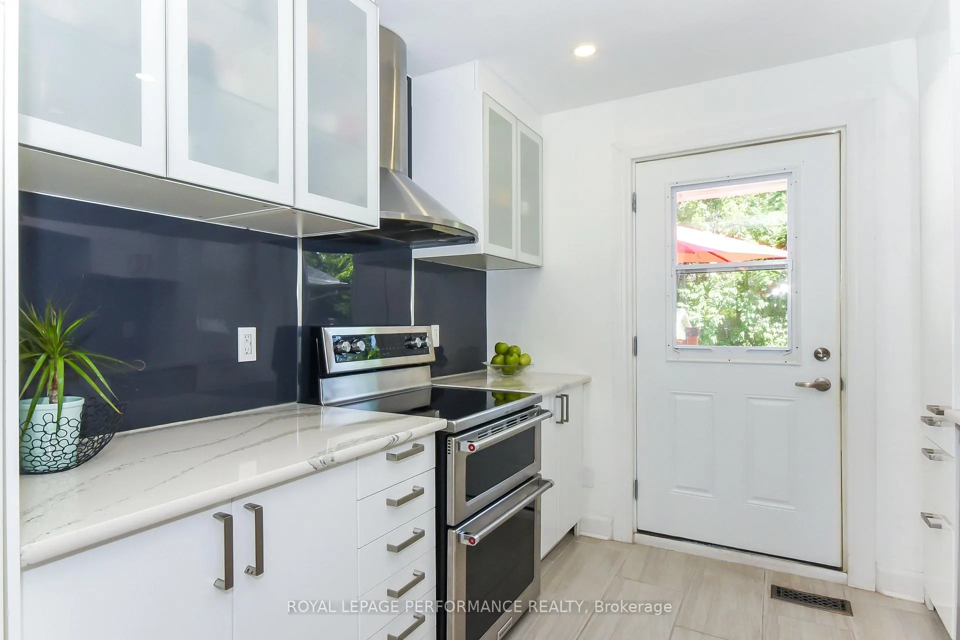 Photo 14 of 839 Nicholson Avenue, Ottawa, Mooneys Bay/Riverside Park — HOMEH