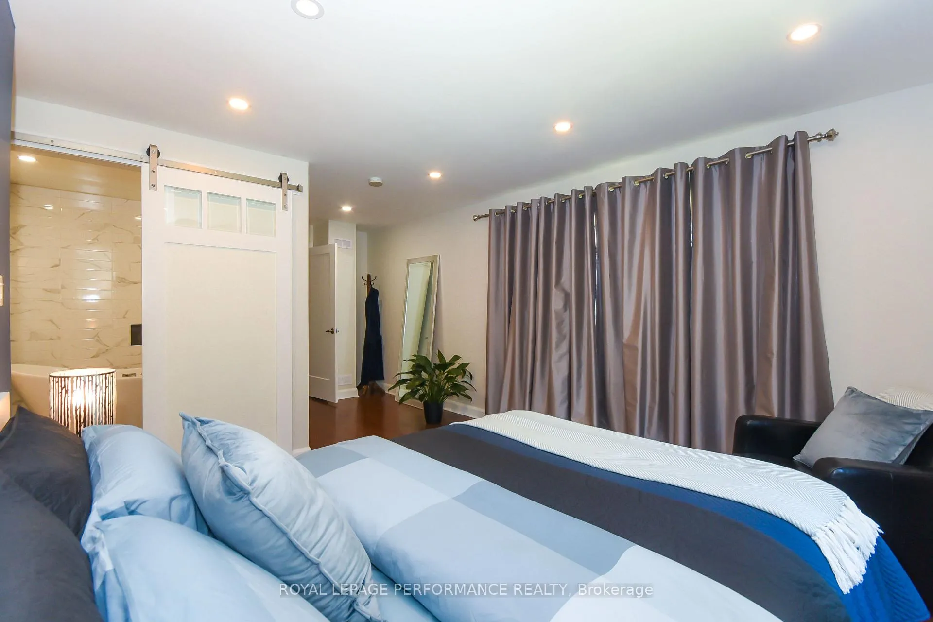 Photo 20 of 839 Nicholson Avenue, Ottawa, Mooneys Bay/Riverside Park — HOMEH
