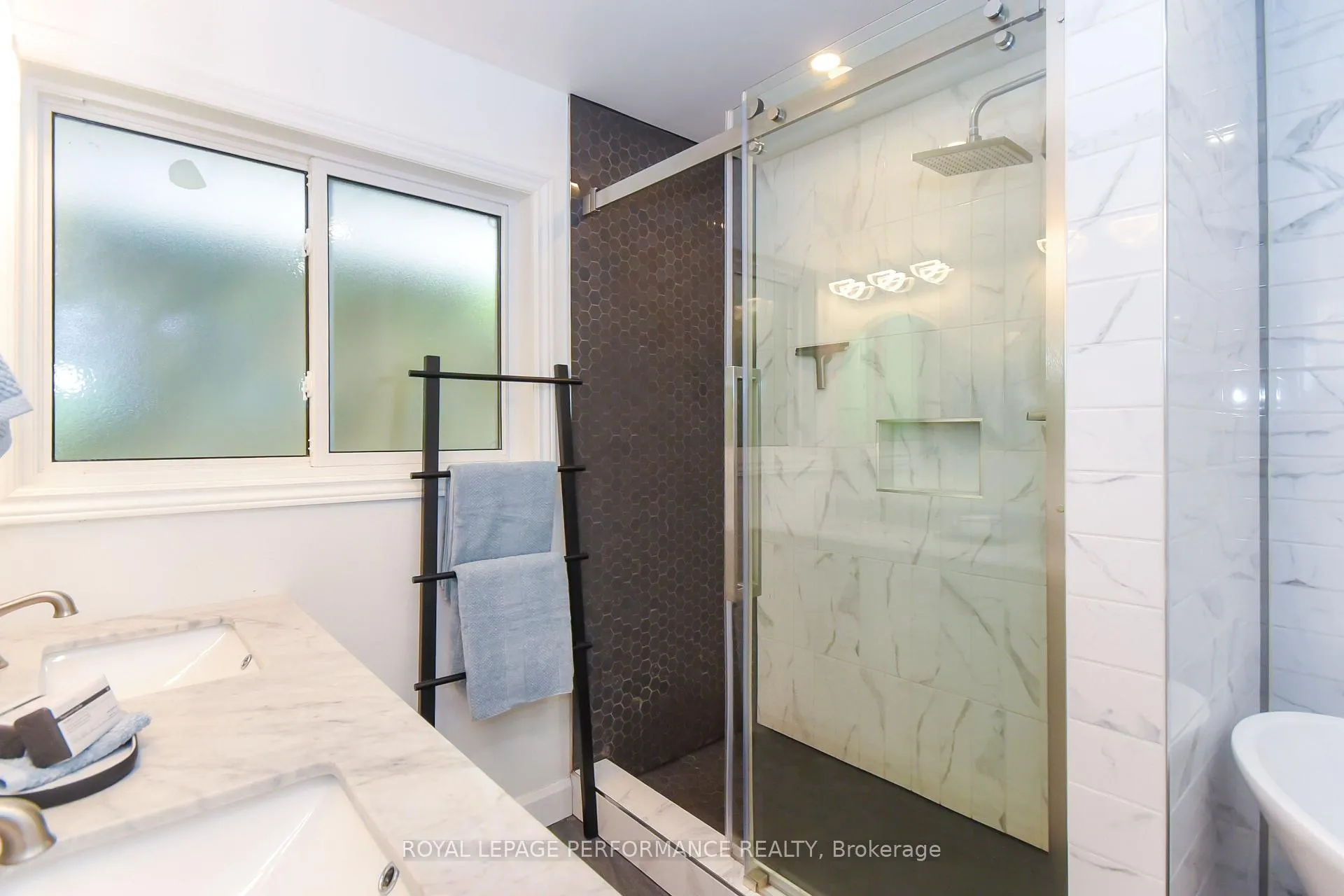 Photo 23 of 839 Nicholson Avenue, Ottawa, Mooneys Bay/Riverside Park — HOMEH