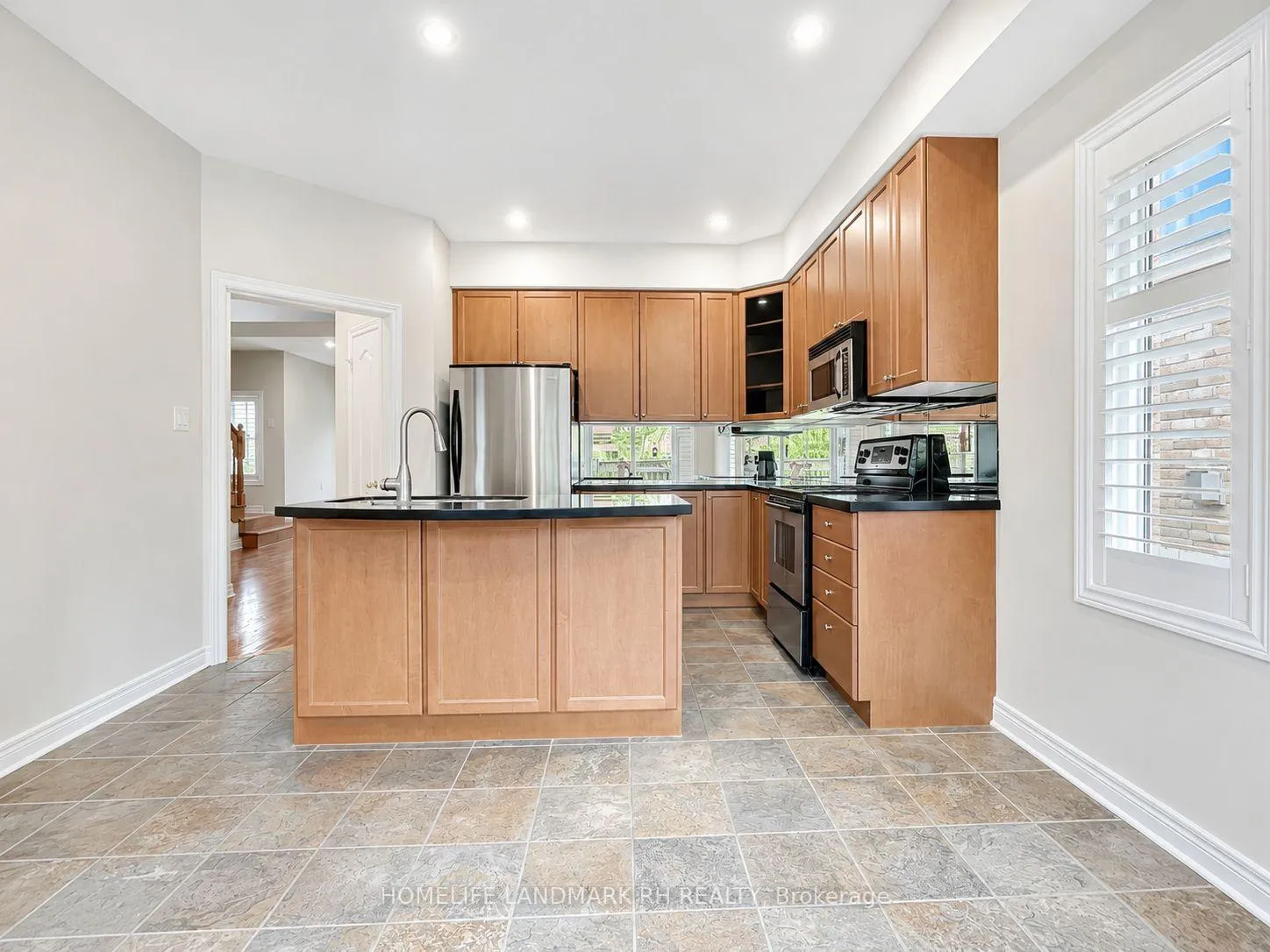 Photo 8 of 499 Pleasant Ridge Avenue, Vaughan, Patterson — HOMEH