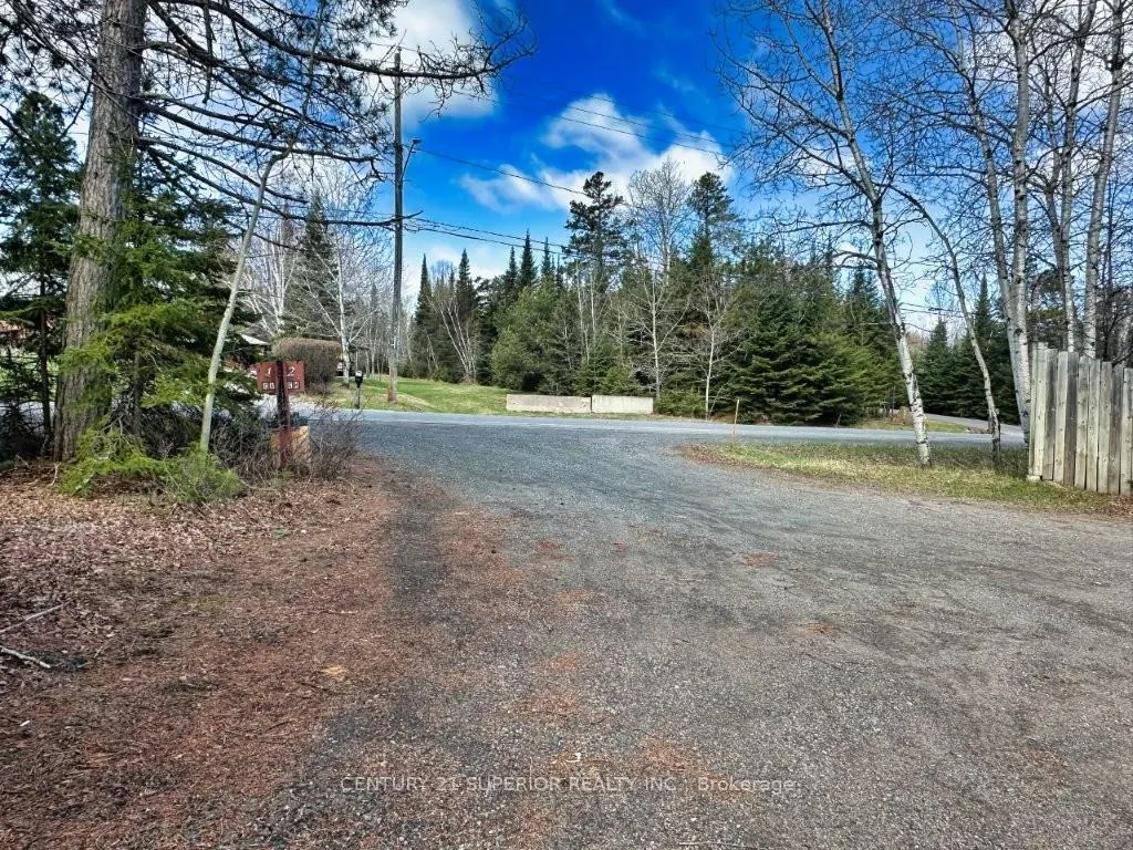 Photo 2 of 182 Hilldale Road, Thunder Bay, Dawson Heights — HOMEH