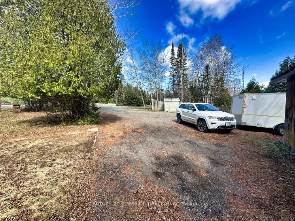 Photo 3 of 182 Hilldale Road, Thunder Bay, Dawson Heights — HOMEH