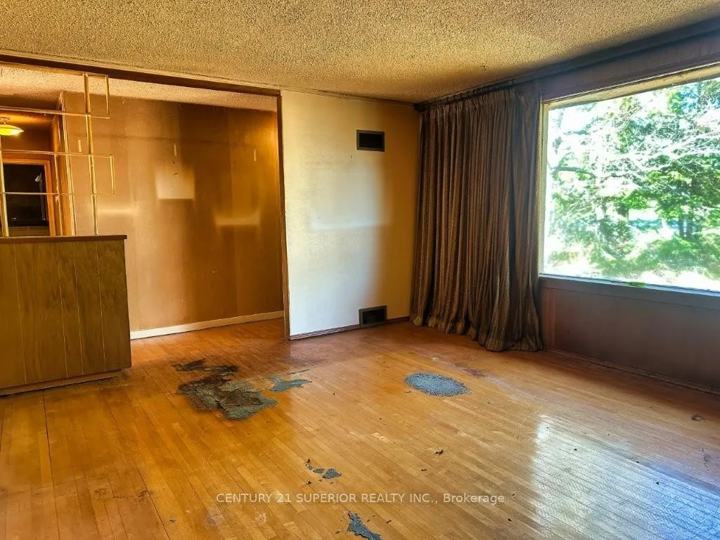 Photo 8 of 182 Hilldale Road, Thunder Bay, Dawson Heights — HOMEH