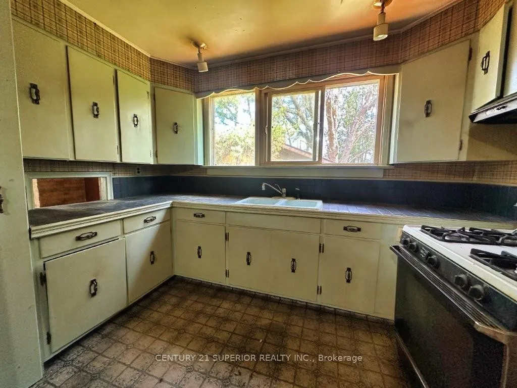 Photo 13 of 182 Hilldale Road, Thunder Bay, Dawson Heights — HOMEH