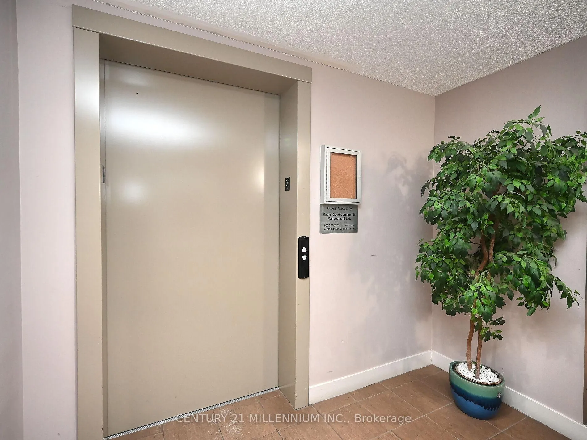 Photo 3 of Unit 1209, 8 Dayspring Circle, Brampton, Goreway Drive Corridor — HOMEH