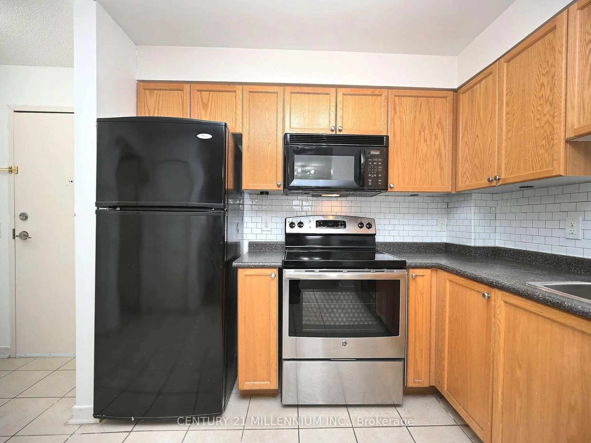 Photo 7 of Unit 1209, 8 Dayspring Circle, Brampton, Goreway Drive Corridor — HOMEH
