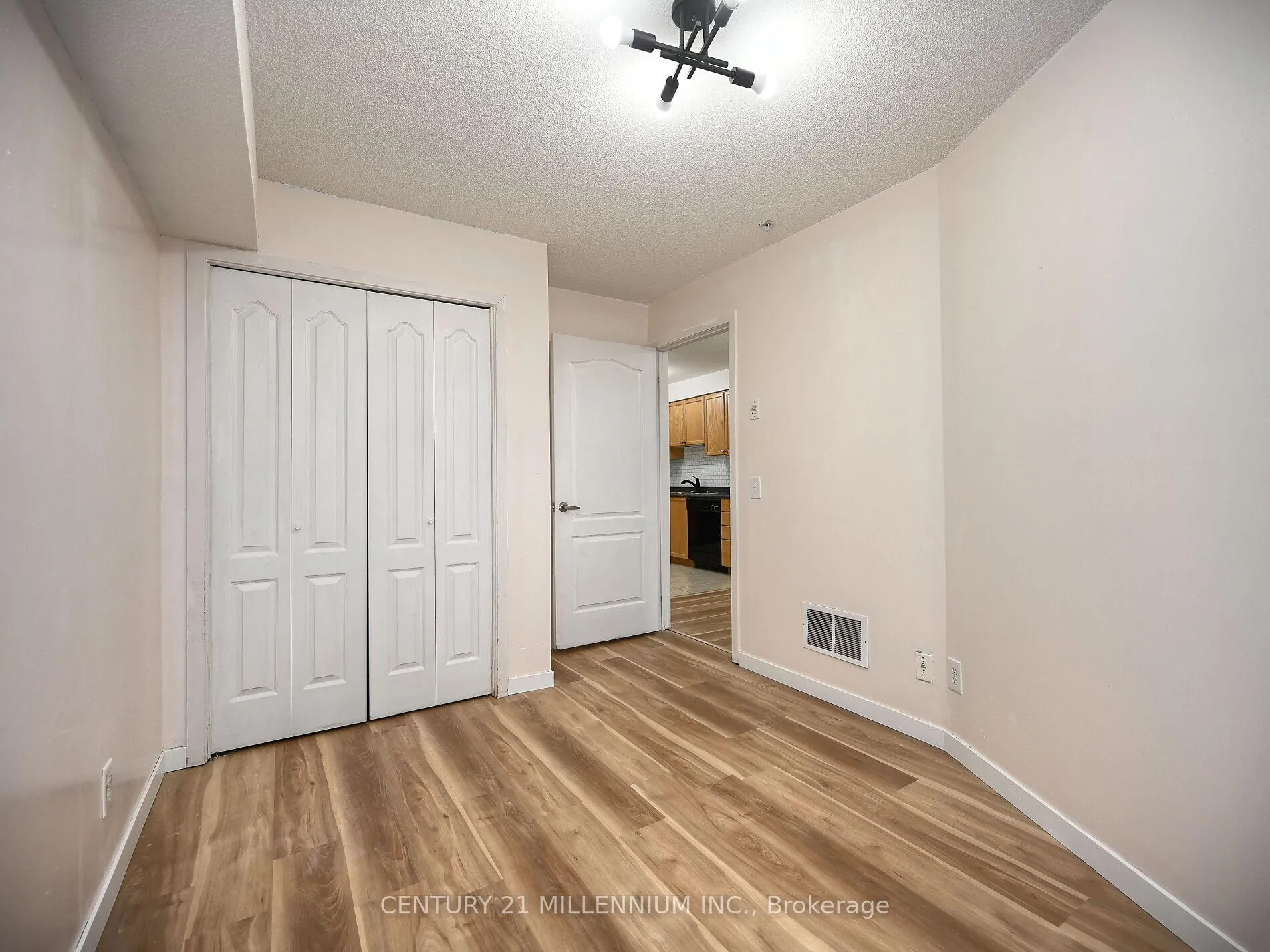 Photo 20 of Unit 1209, 8 Dayspring Circle, Brampton, Goreway Drive Corridor — HOMEH