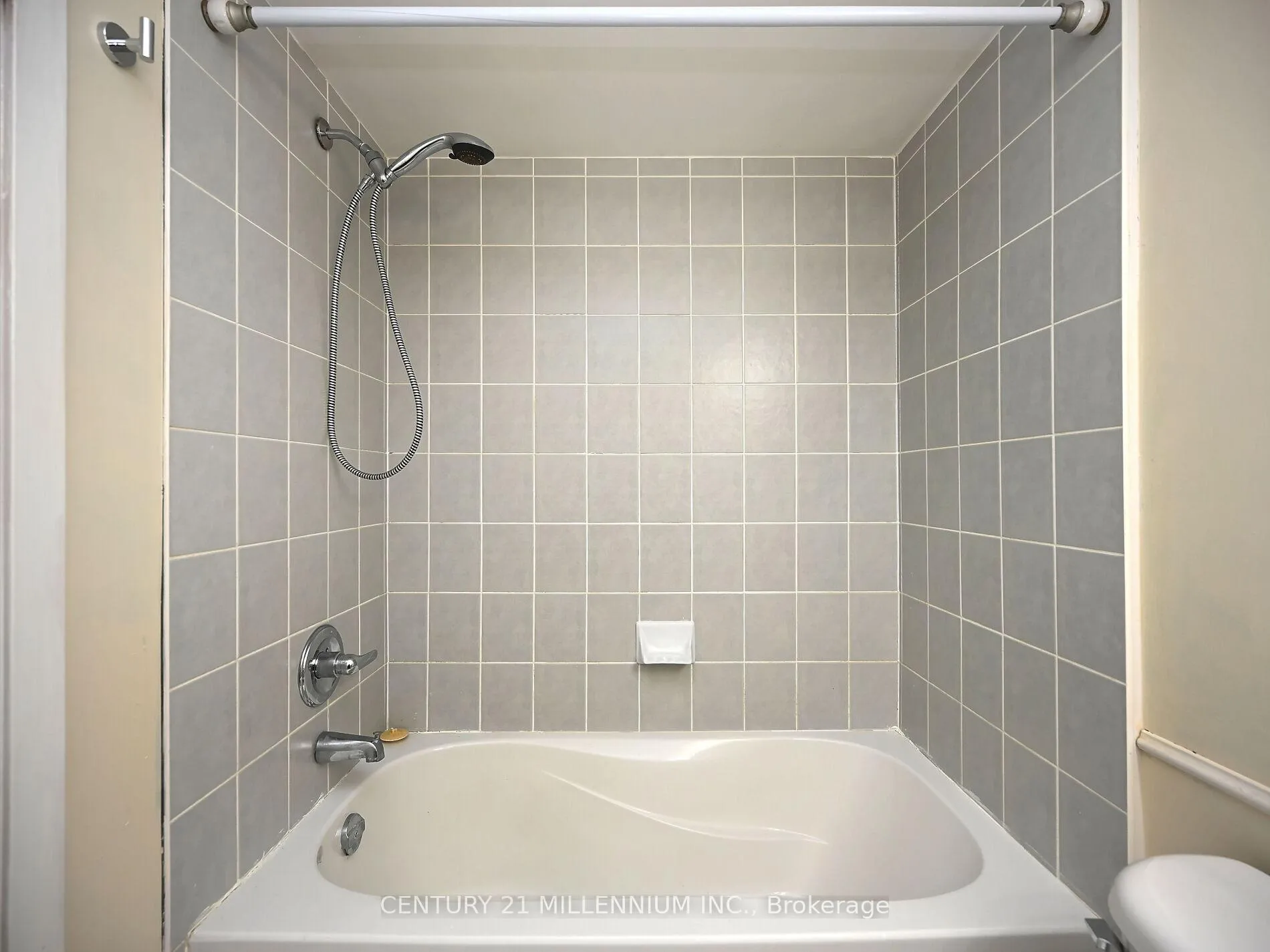 Photo 22 of Unit 1209, 8 Dayspring Circle, Brampton, Goreway Drive Corridor — HOMEH